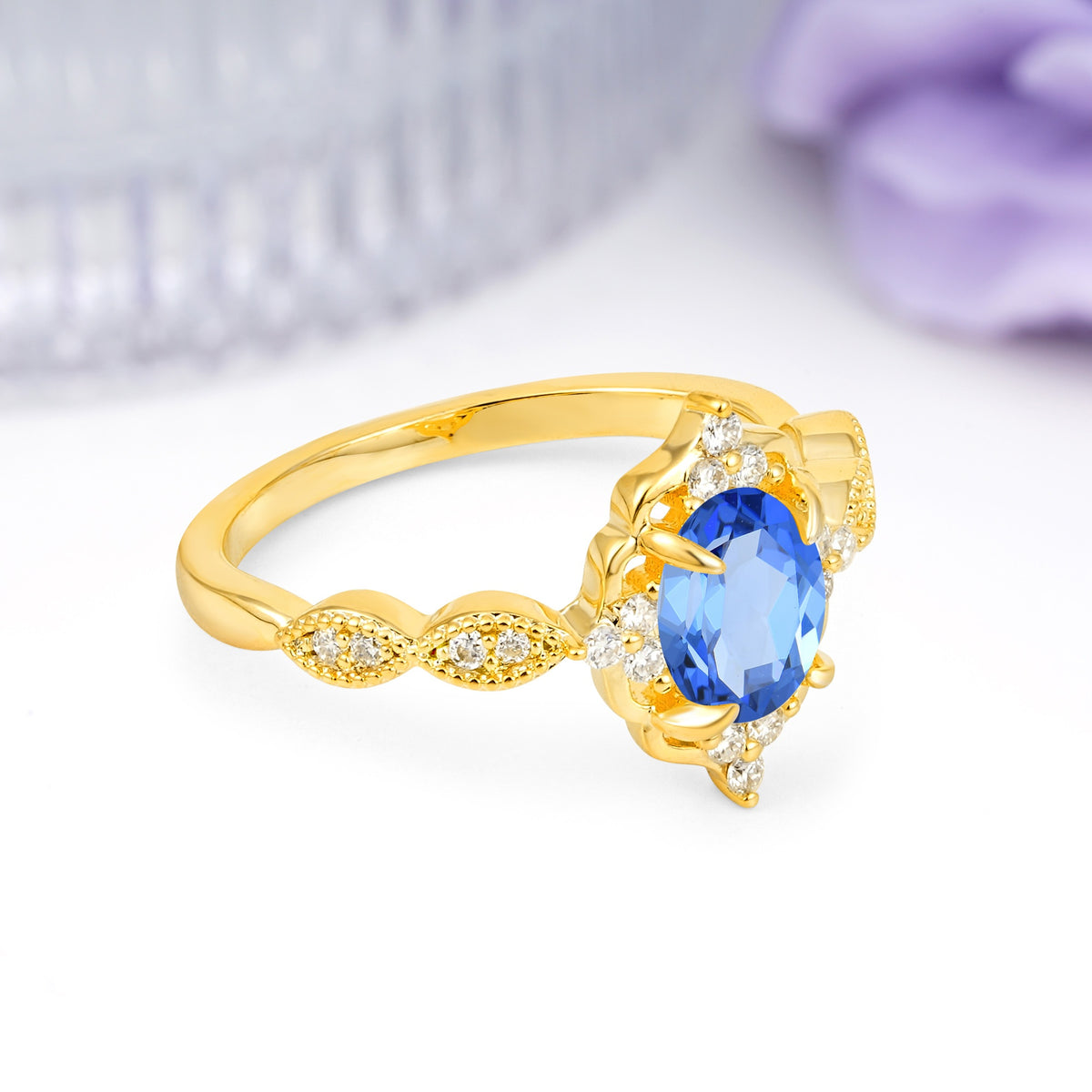 Luxurious Vintage 4-Prong Oval Cut Sapphire Engagement Ring - Additional view