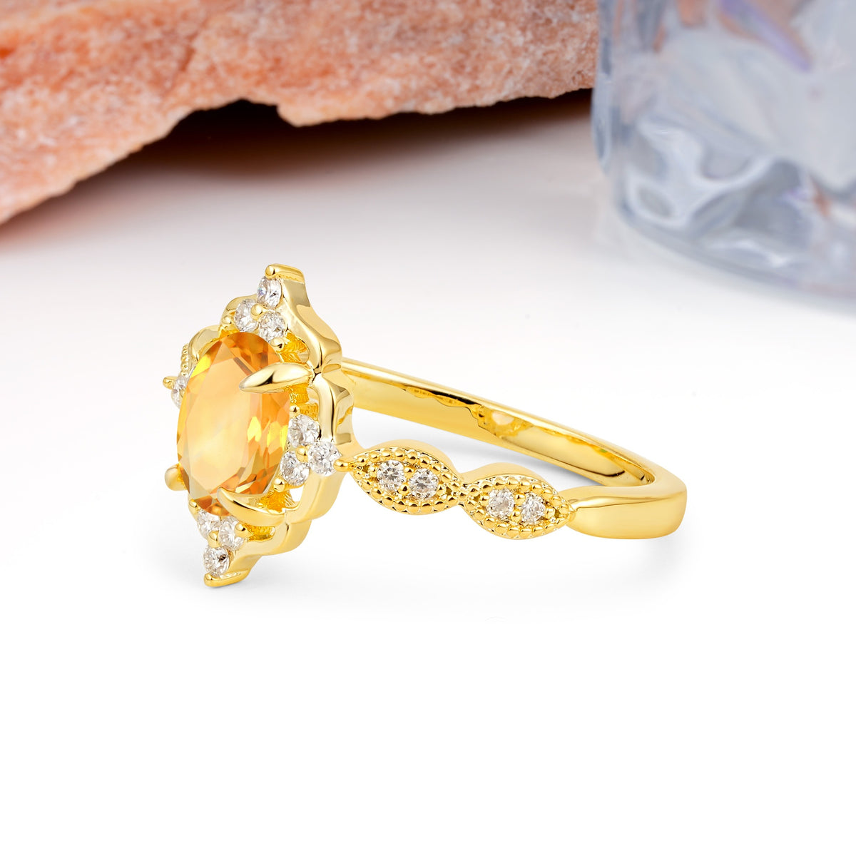 Luxurious Vintage 4-Prong Oval Cut Citrine Engagement Ring - Additional view