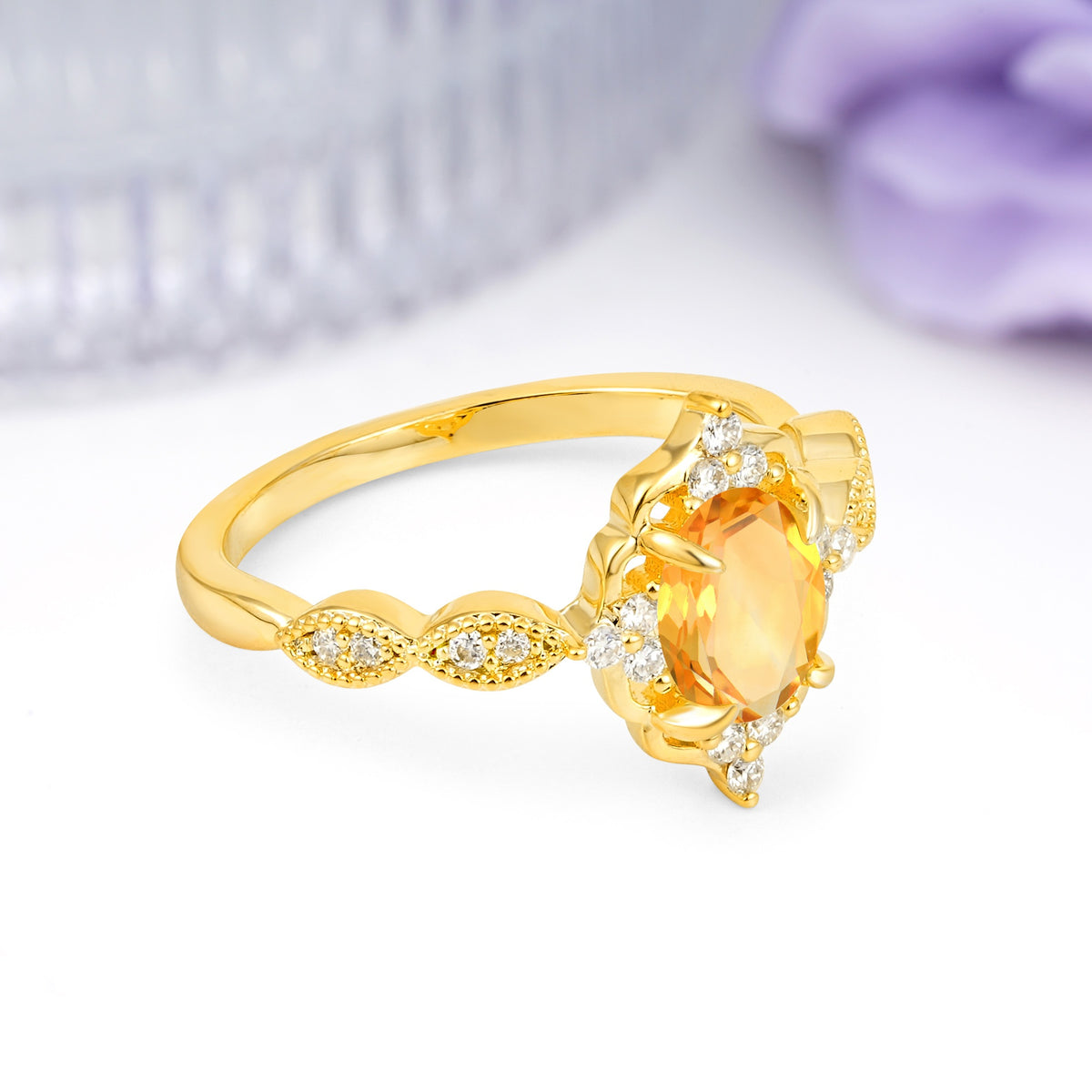 Luxurious Vintage 4-Prong Oval Cut Citrine Engagement Ring - Additional view