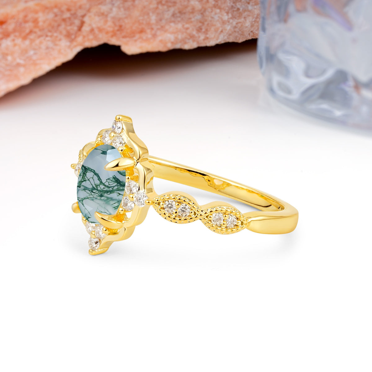 Luxurious Vintage 4-Prong Oval Cut Moss Agate Engagement Ring - Additional view