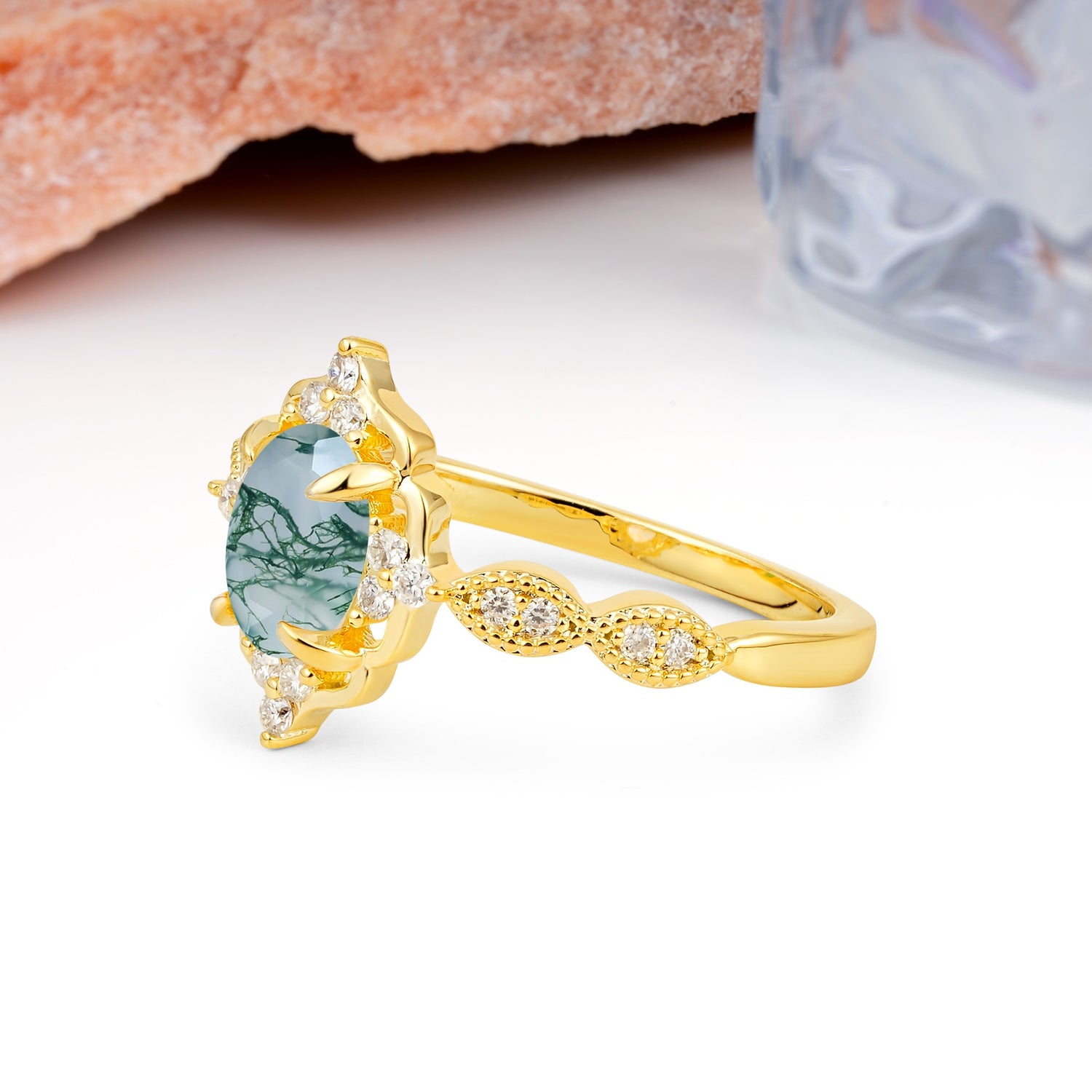 Luxurious Vintage 4-Prong Oval Cut Moss Agate Engagement Ring - Additional view