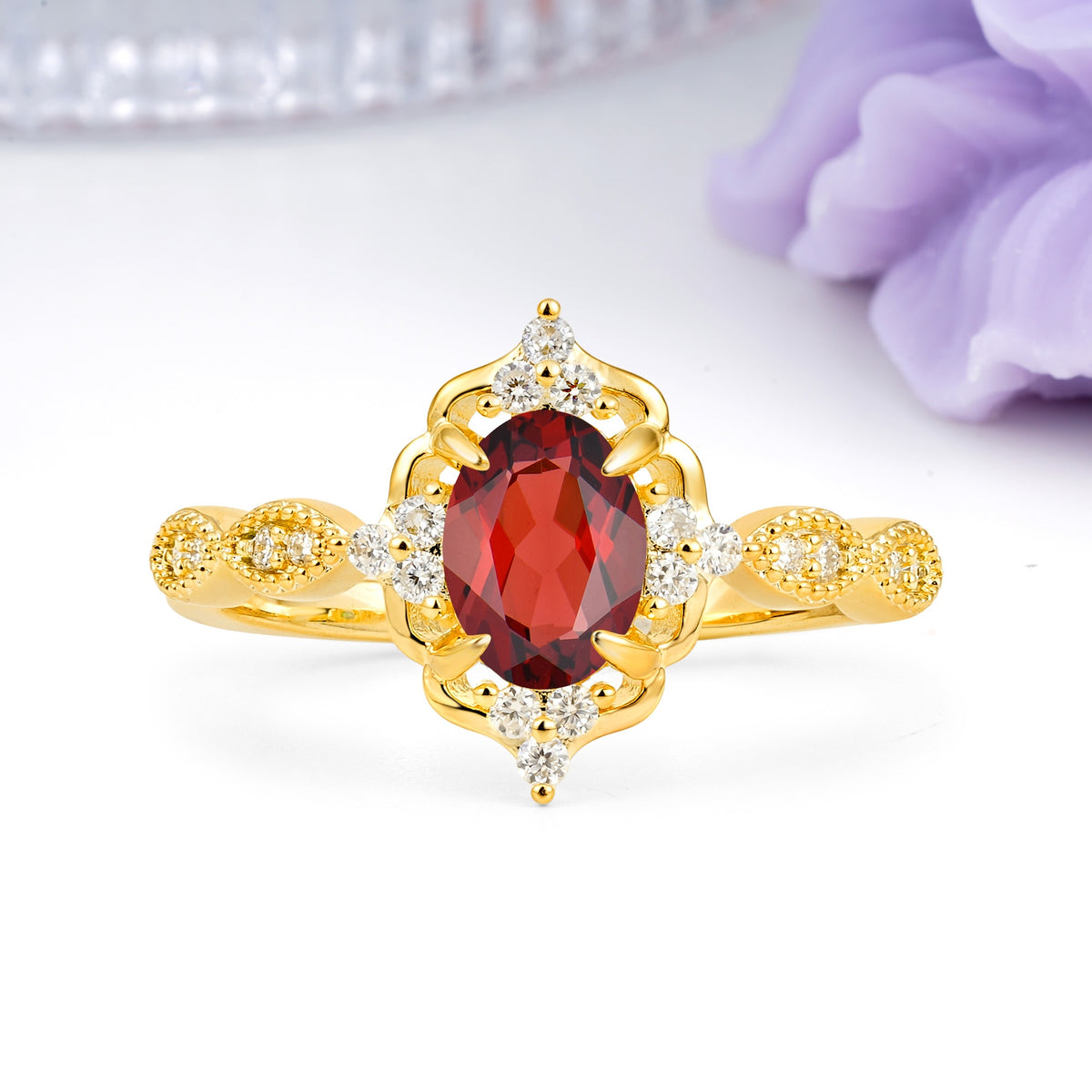 Luxurious Vintage 4-Prong Oval Cut Garnet Engagement Ring - Additional view