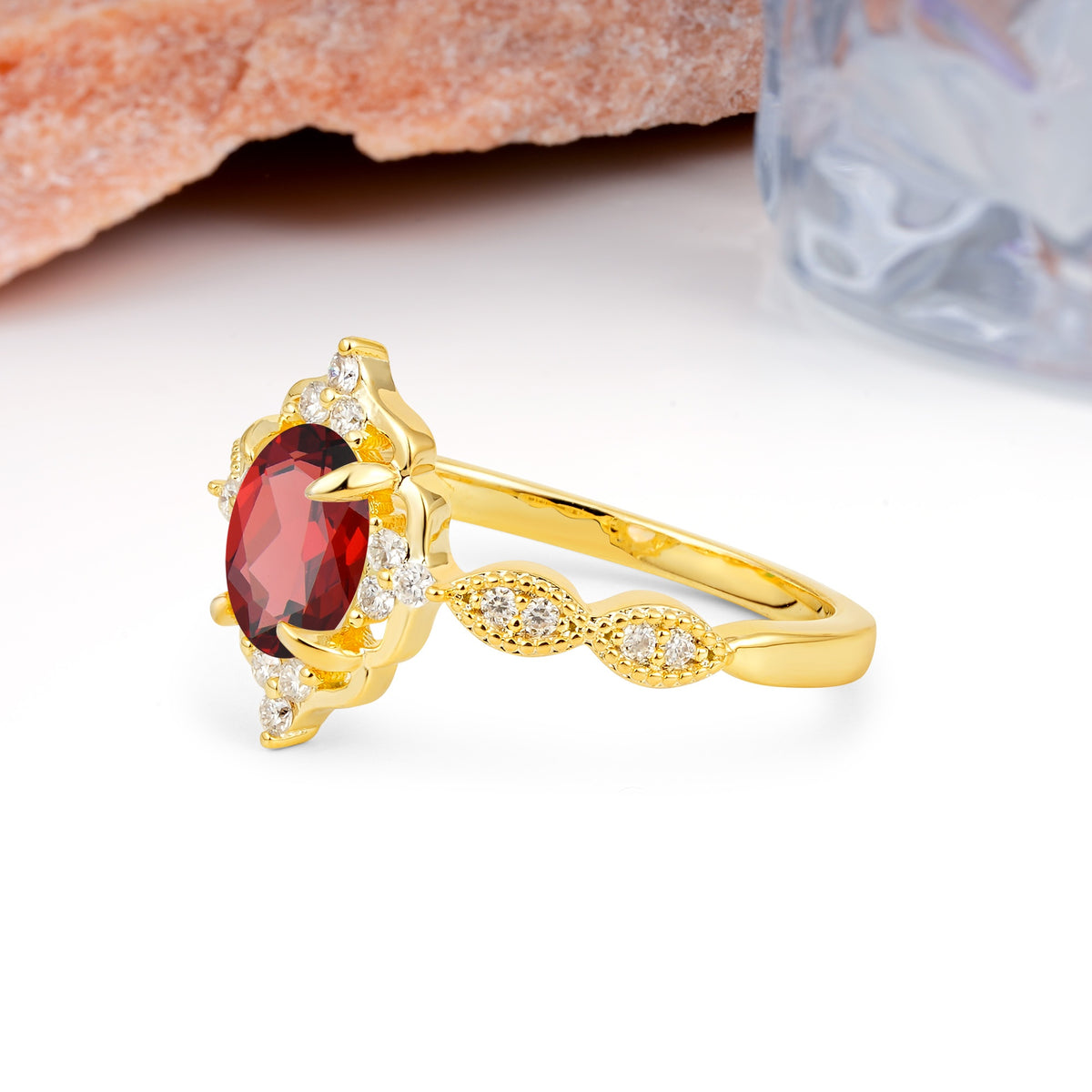 Luxurious Vintage 4-Prong Oval Cut Garnet Engagement Ring - Additional view
