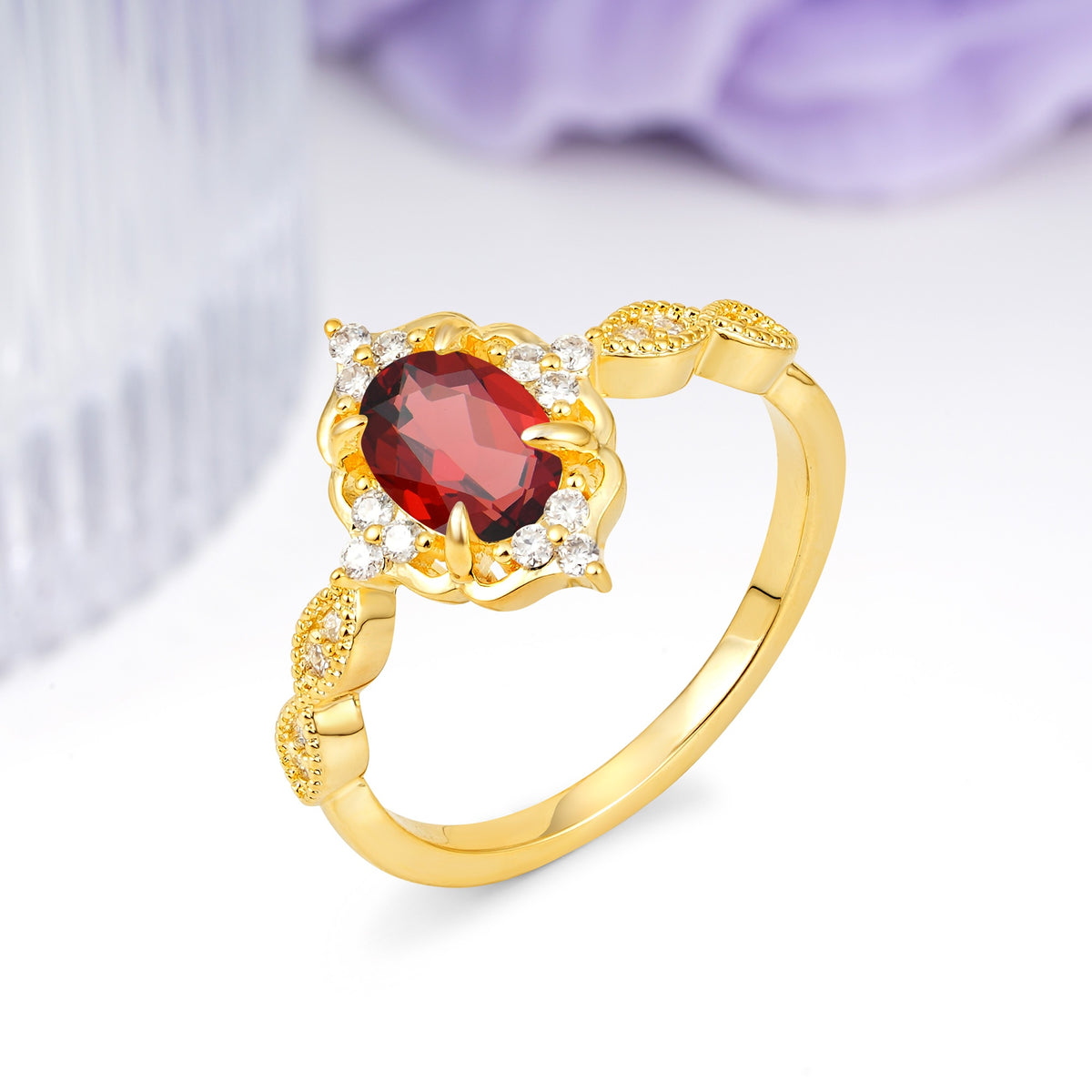 Luxurious Vintage 4-Prong Oval Cut Garnet Engagement Ring - Additional view