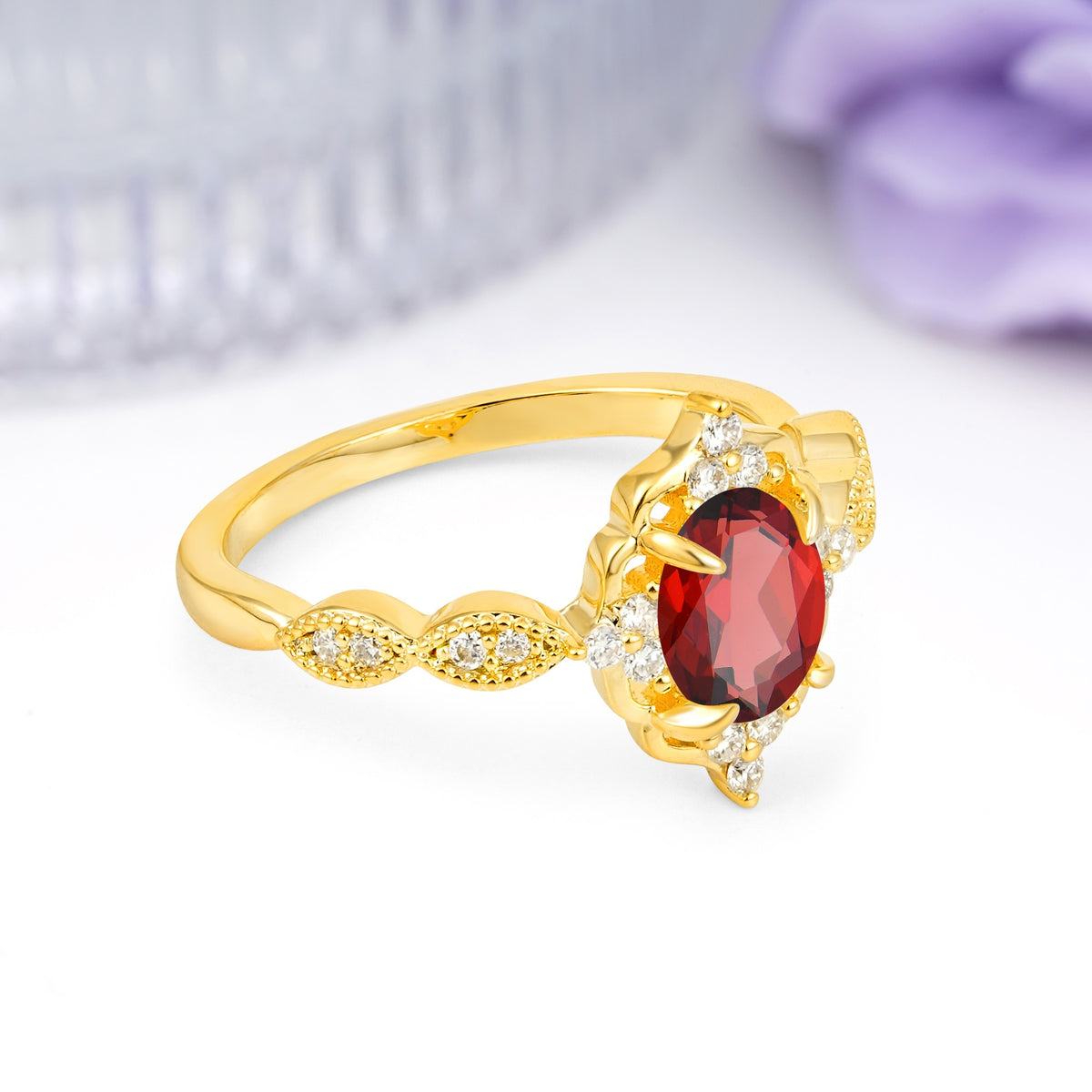 Luxurious Vintage 4-Prong Oval Cut Garnet Engagement Ring - Additional view