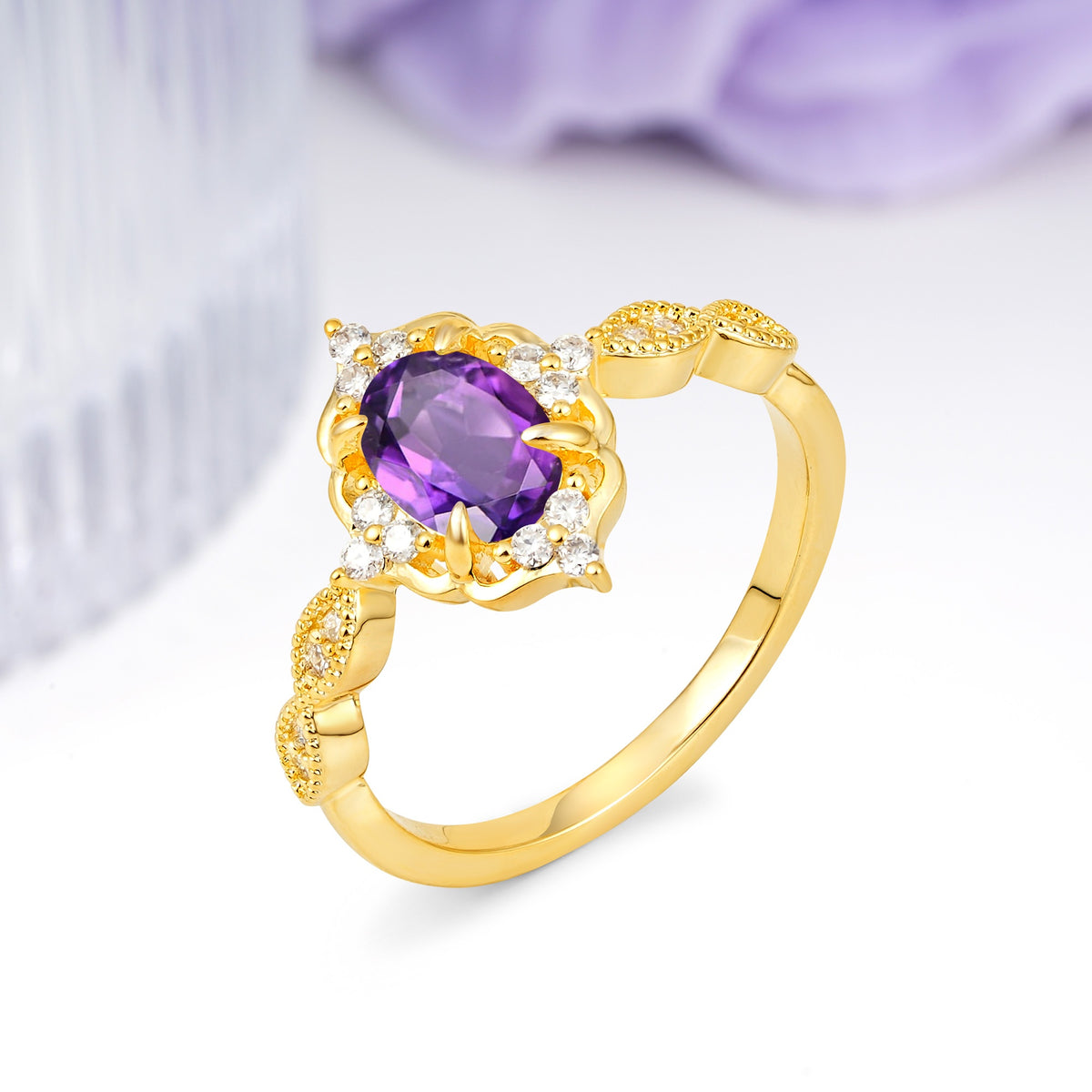 Luxurious Vintage 4-Prong Oval Cut Amethyst Engagement Ring - Additional view