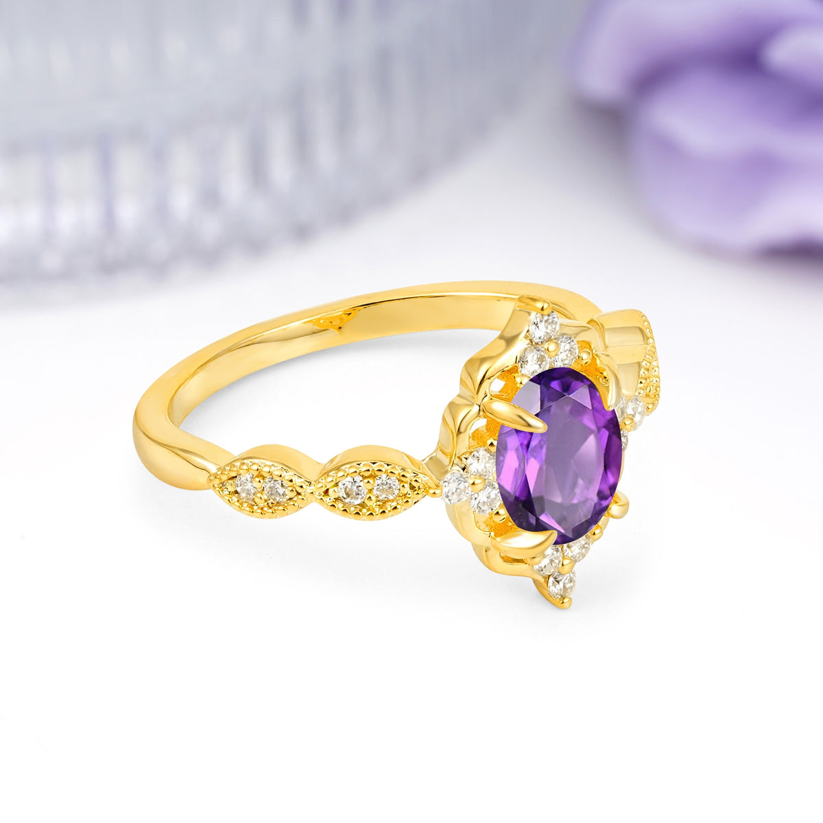 Luxurious Vintage 4-Prong Oval Cut Amethyst Engagement Ring - Additional view