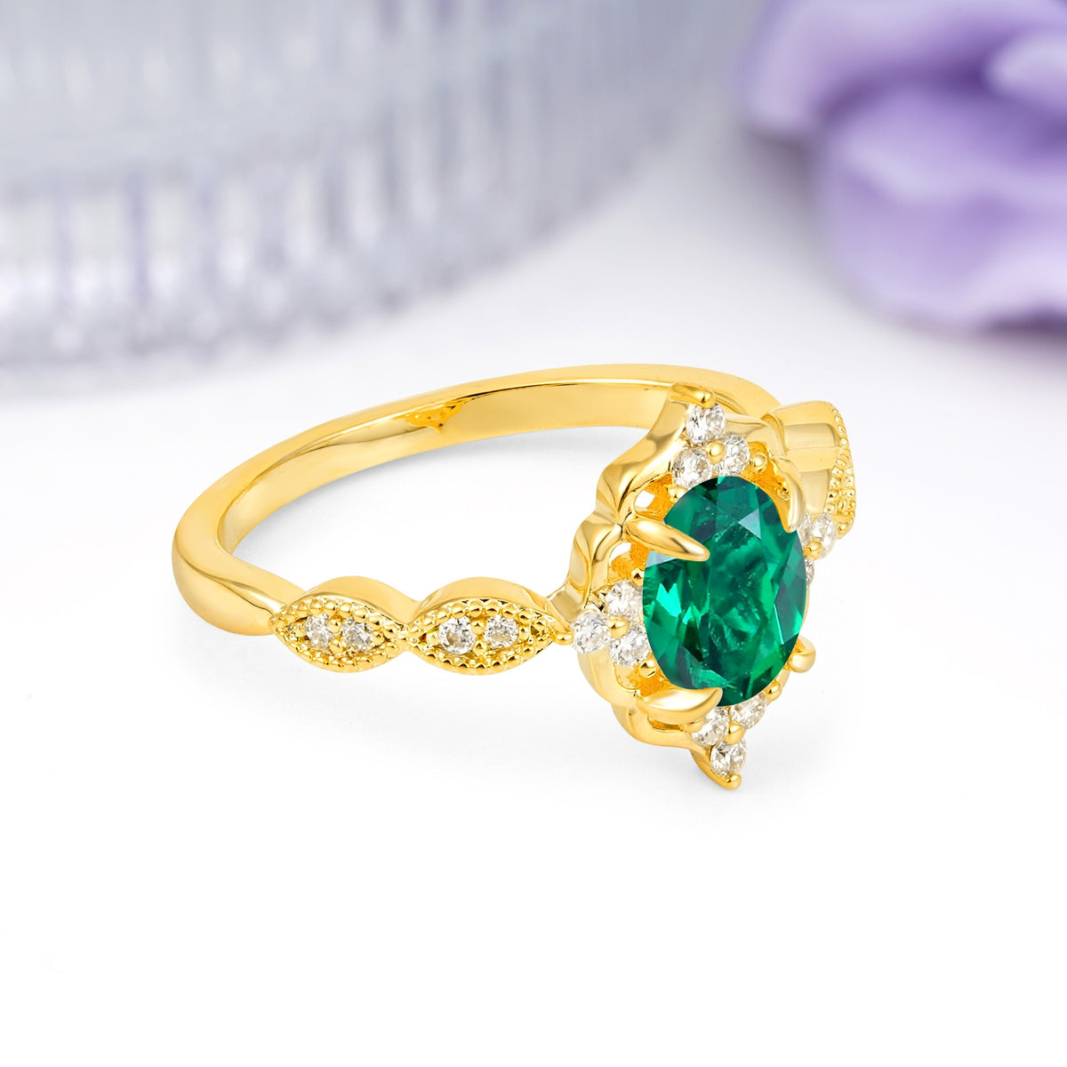 Luxurious Vintage 4-Prong Oval Cut Emerald Engagement Ring - Additional view