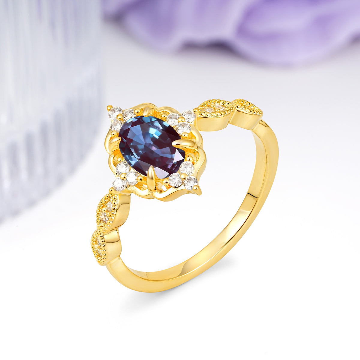 Luxurious Vintage 4-Prong Oval Cut Alexandrite Engagement Ring - Additional view