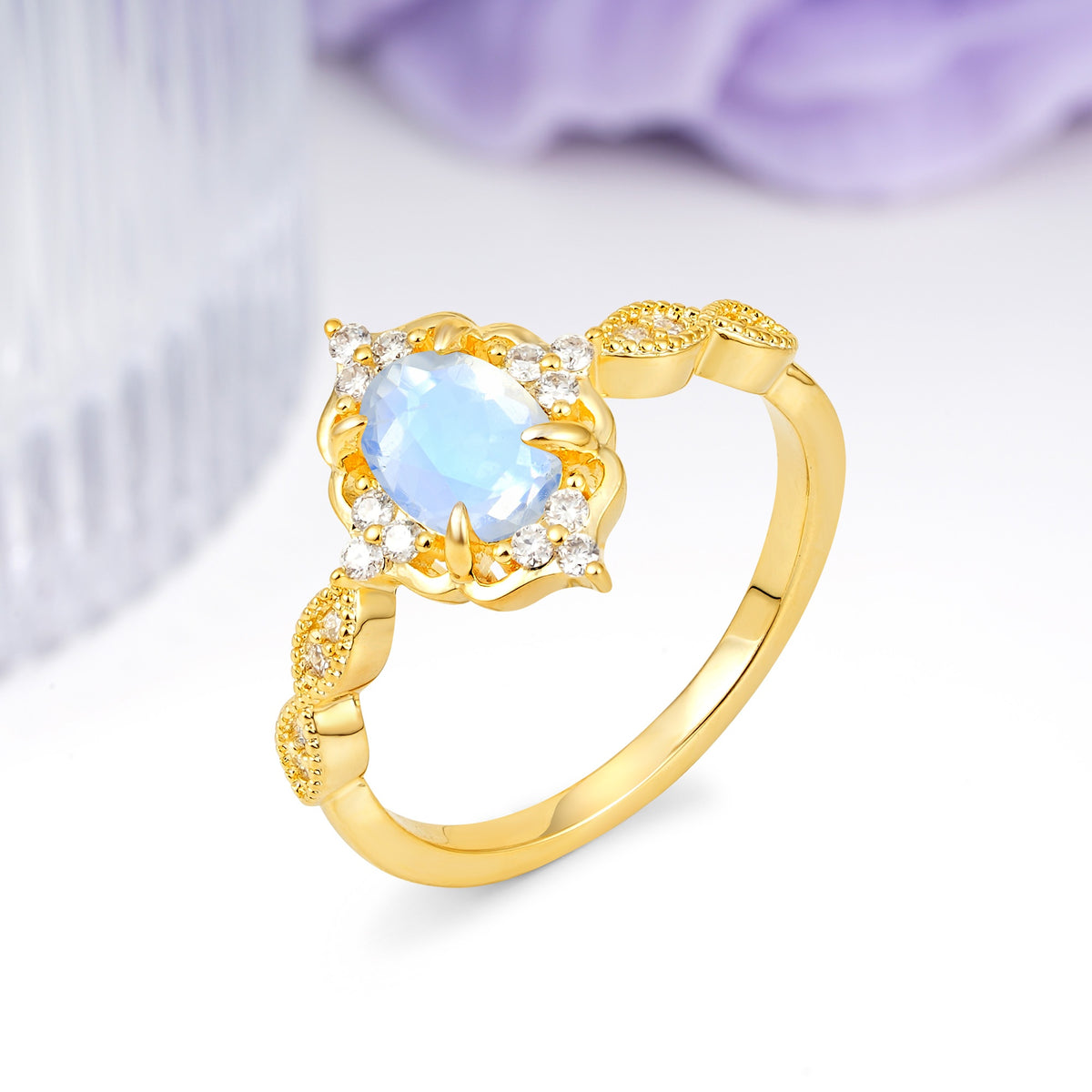 Luxurious Vintage 4-Prong Oval Cut Moonstone Engagement Ring - Additional view