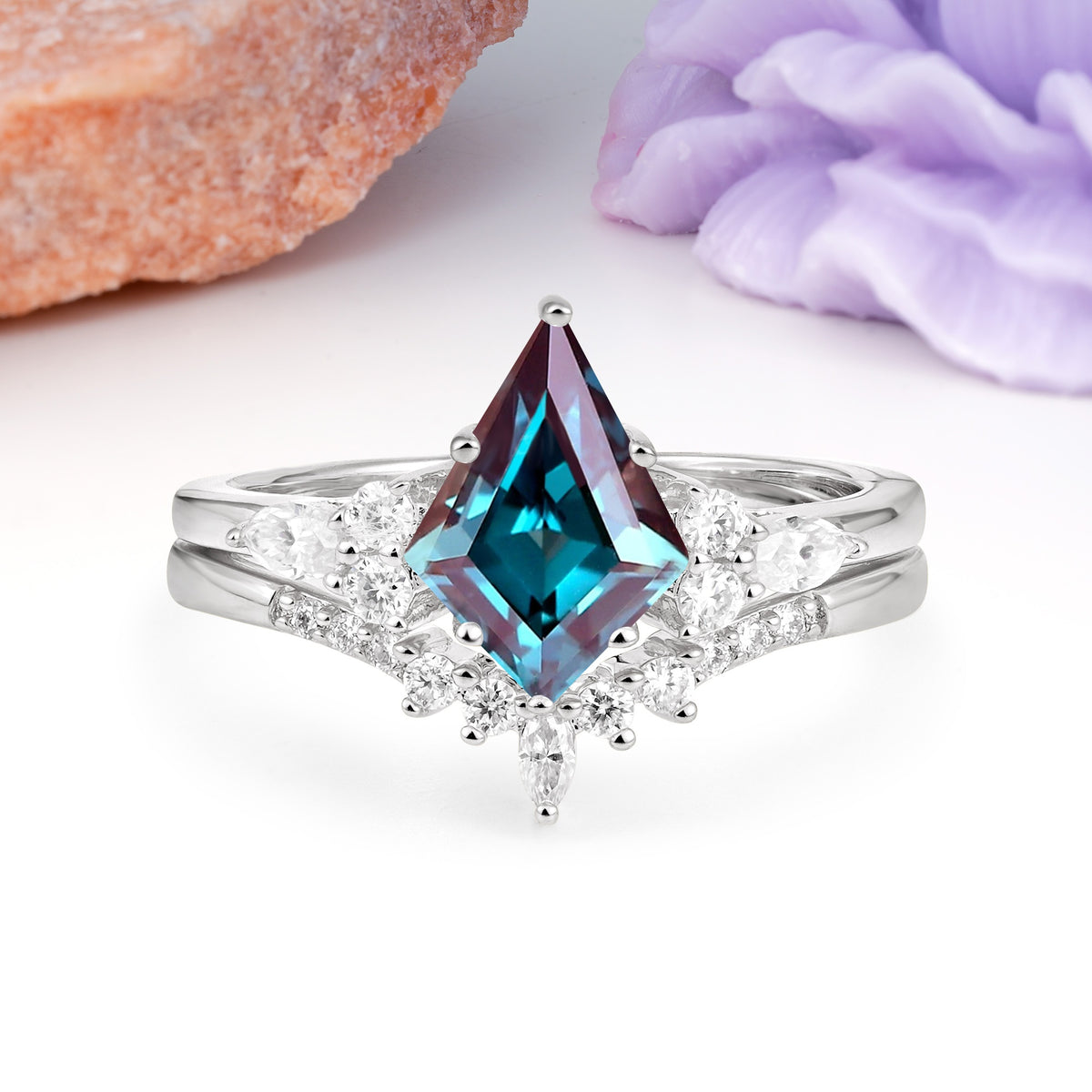 Classic, Luxurious 5-Prong Kite Cut Alexandrite Bridal Ring Set - Additional view