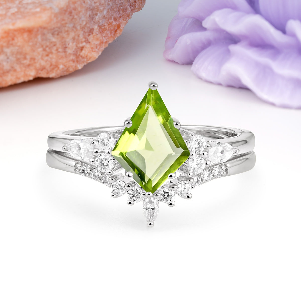 Classic, Luxurious 5-Prong Kite Cut Peridot Bridal Ring Set - Additional view