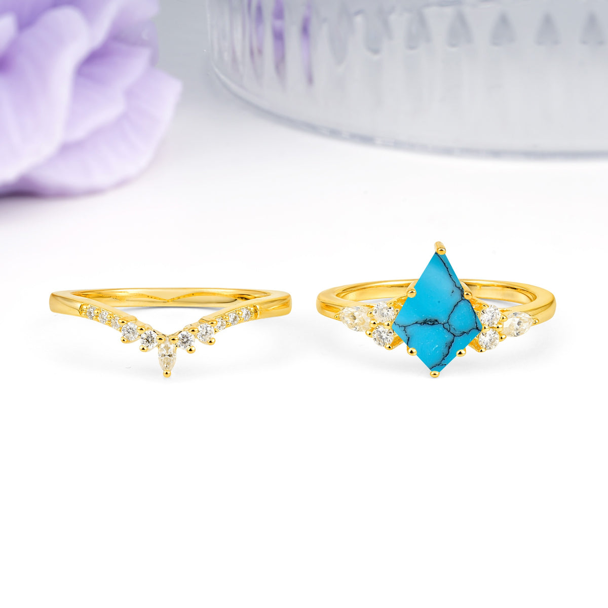 Classic, Luxurious 5-Prong Kite Cut Turquoise Bridal Ring Set - Additional view