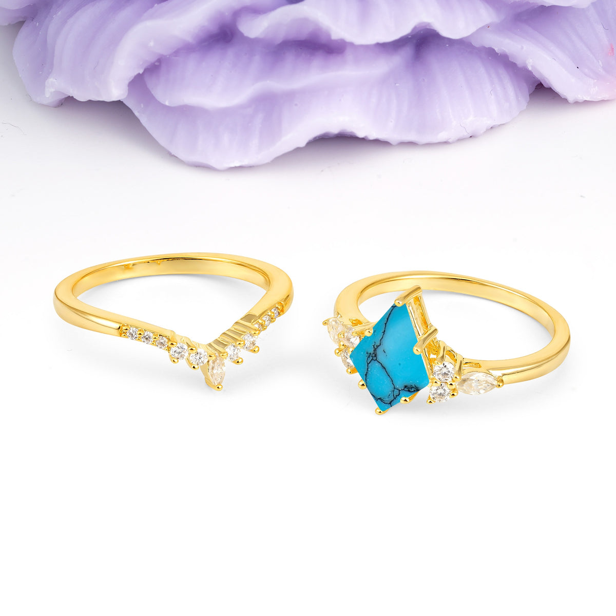 Classic, Luxurious 5-Prong Kite Cut Turquoise Bridal Ring Set - Additional view