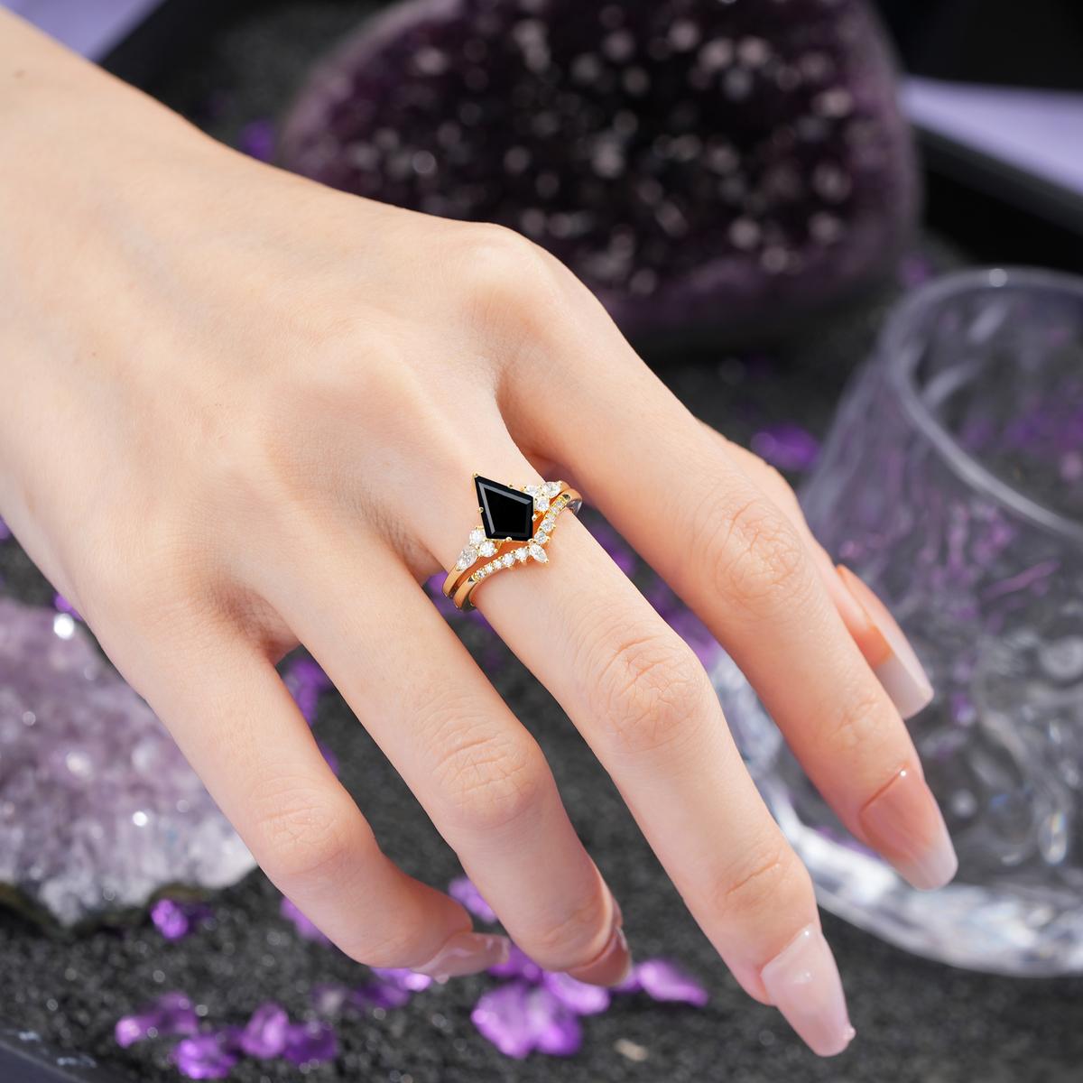 Classic, Luxurious 5-Prong Kite Cut Black Onyx Bridal Ring Set