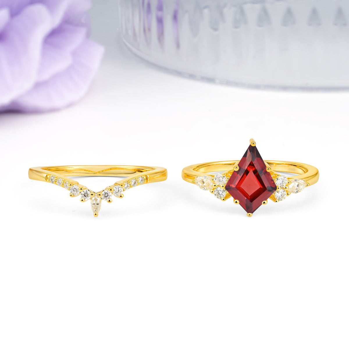 Classic, Luxurious 5-Prong Kite Cut Garnet Bridal Ring Set - Additional view