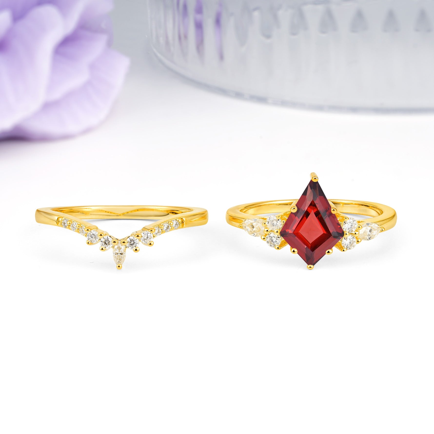 Classic, Luxurious 5-Prong Kite Cut Garnet Bridal Ring Set - Additional view
