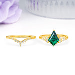 Classic, Luxurious 5-Prong Kite Cut Emerald Bridal Ring Set - Additional view