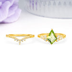 Classic, Luxurious 5-Prong Kite Cut Peridot Bridal Ring Set - Additional view