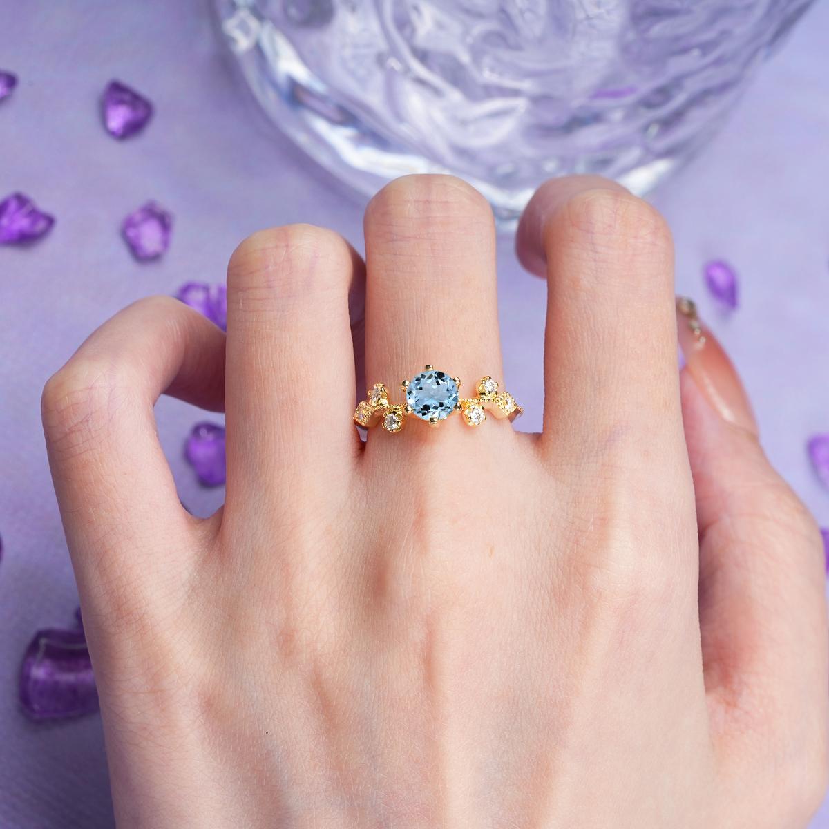 Classic, Minimalist 6-Prong Round Cut Aquamarine Engagement Ring