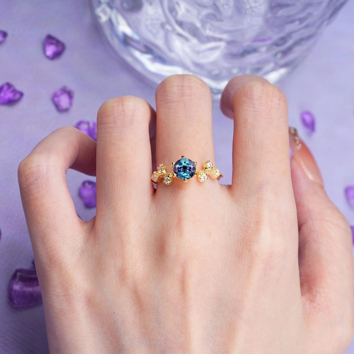Classic, Minimalist 6-Prong Round Cut Alexandrite Engagement Ring