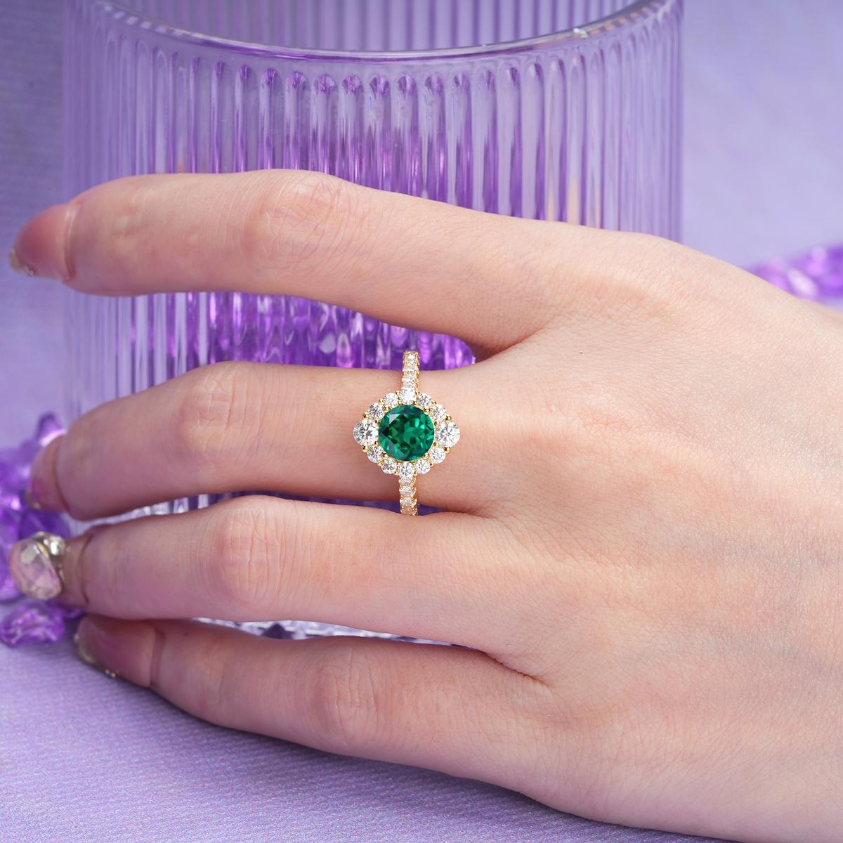 Unique Pavé Setting, Luxurious 4-Prong Round Cut Emerald Engagement Ring