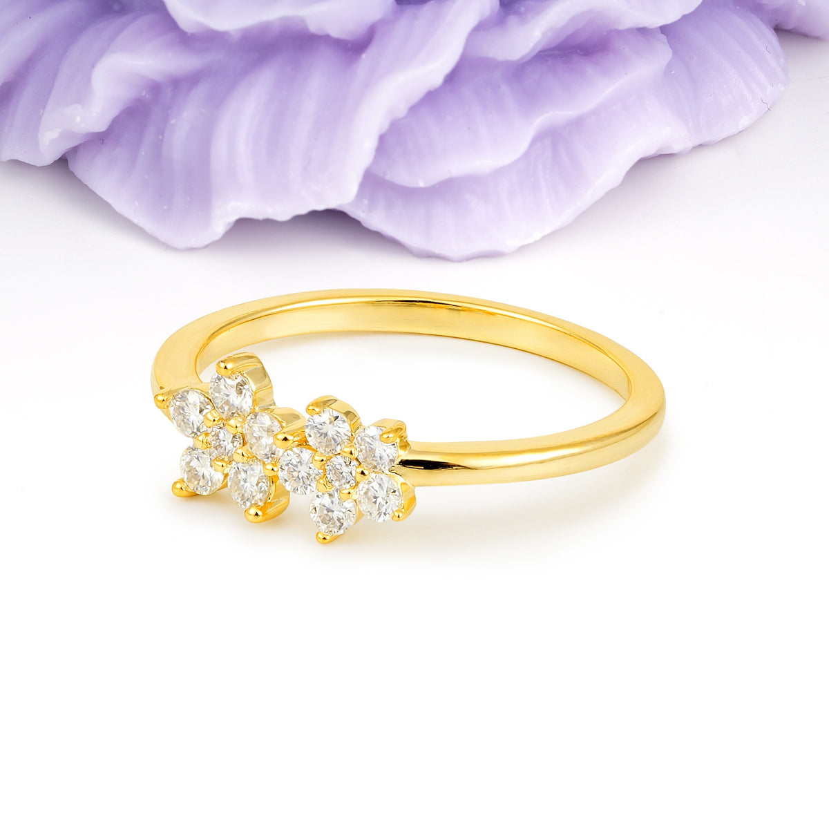 Luxurious and Unique Flower-Shaped 5-Prong Round Cut Moissanite Wedding Ring - Additional view