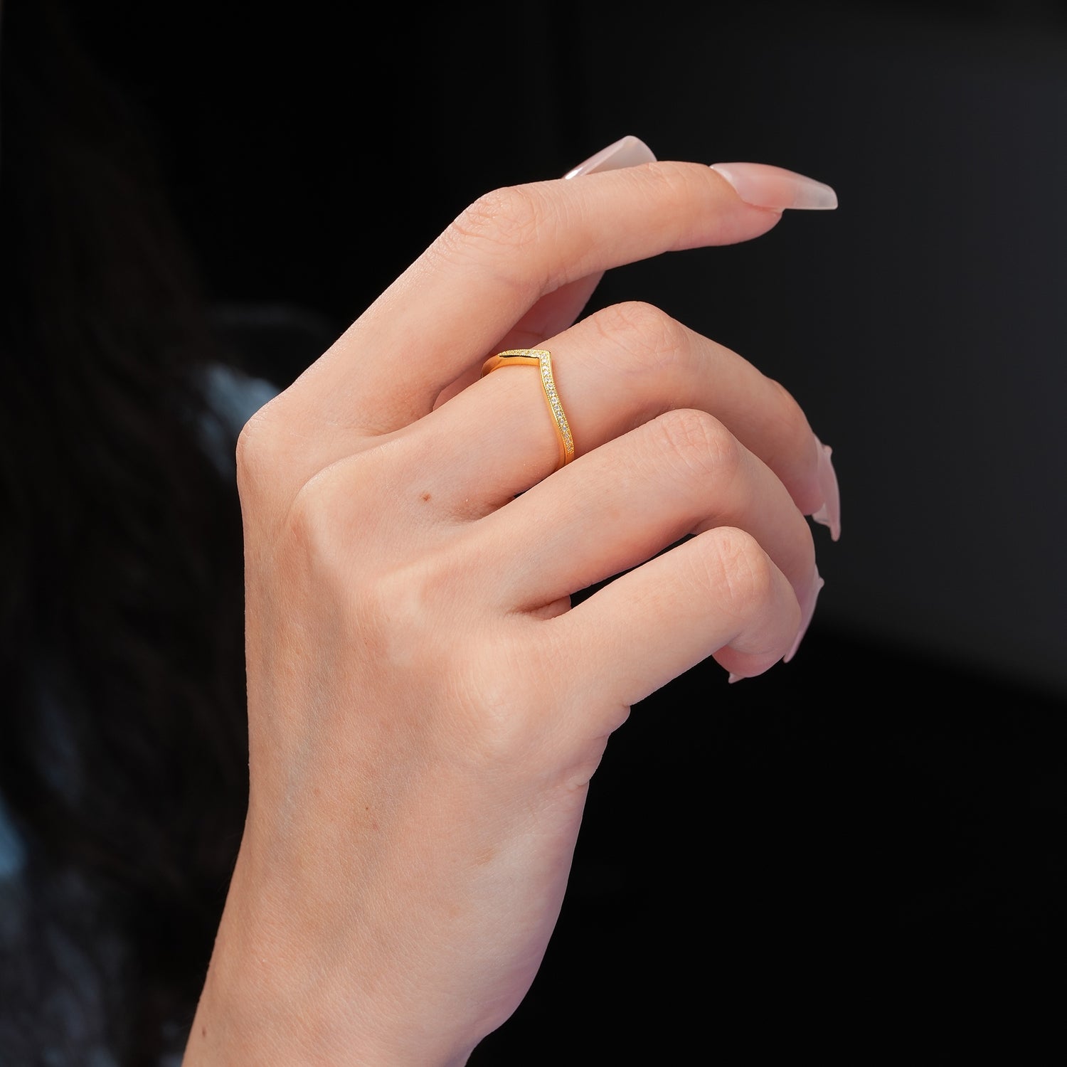 V Shaped Engraved Wheat Leaf Pave Side Moissanite Wedding Ring