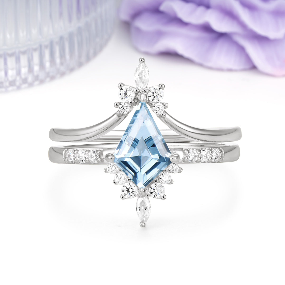 Luxurious Classic 4-Prong Kite Cut Aquamarine Bridal Ring Set - Additional view