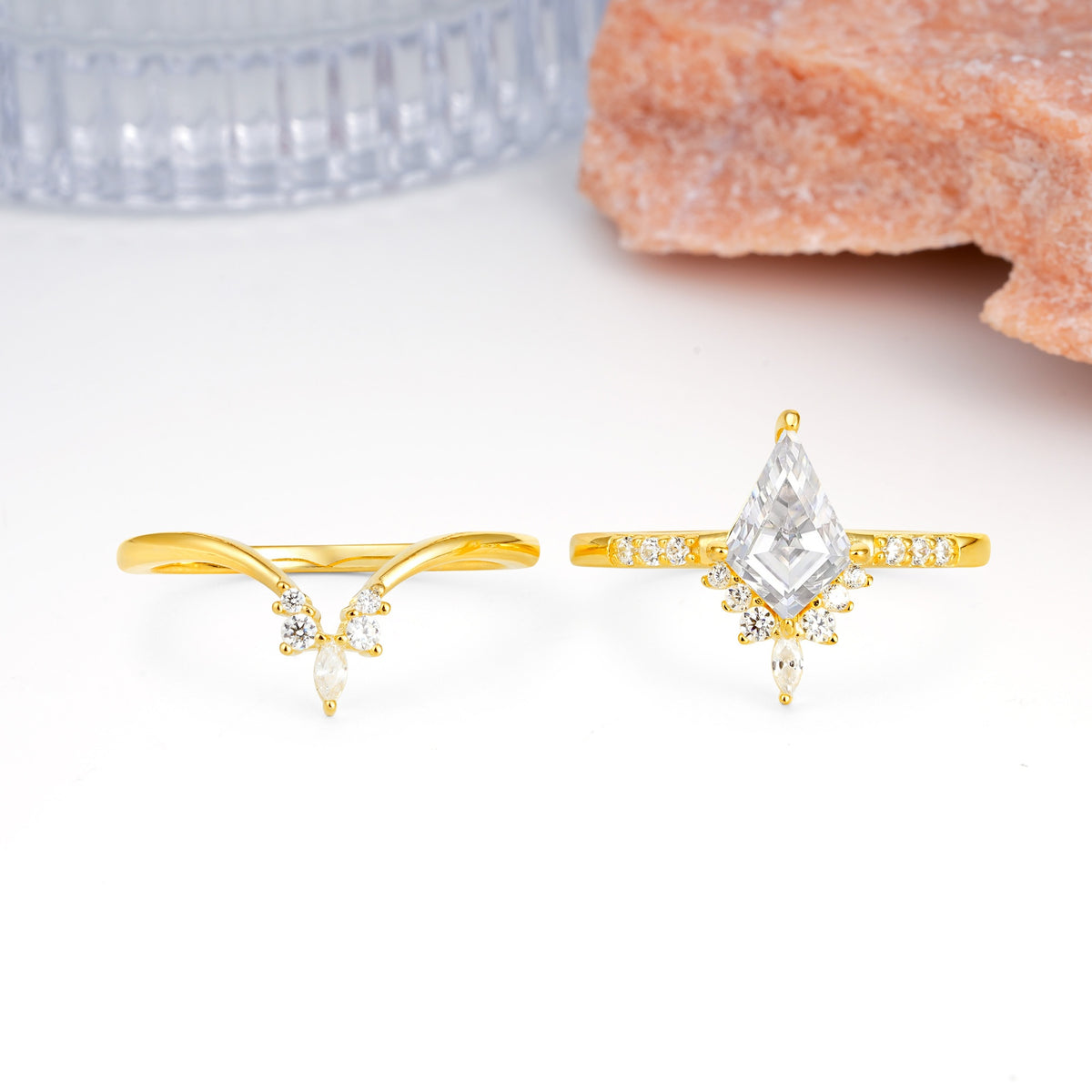 Luxurious Classic 4-Prong Kite Cut Moissanite Bridal Ring Set - Additional view