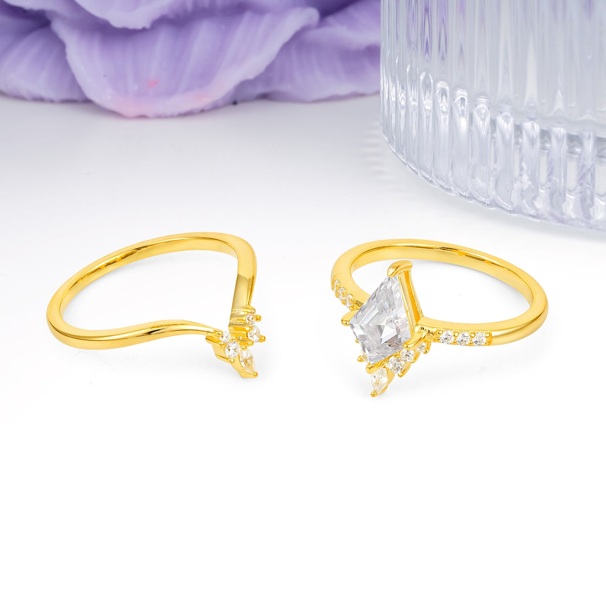Luxurious Classic 4-Prong Kite Cut Moissanite Bridal Ring Set - Additional view