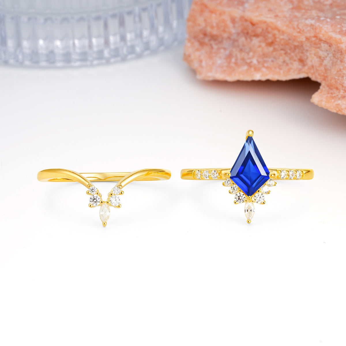 Luxurious Classic 4-Prong Kite Cut Sapphire Bridal Ring Set - Additional view