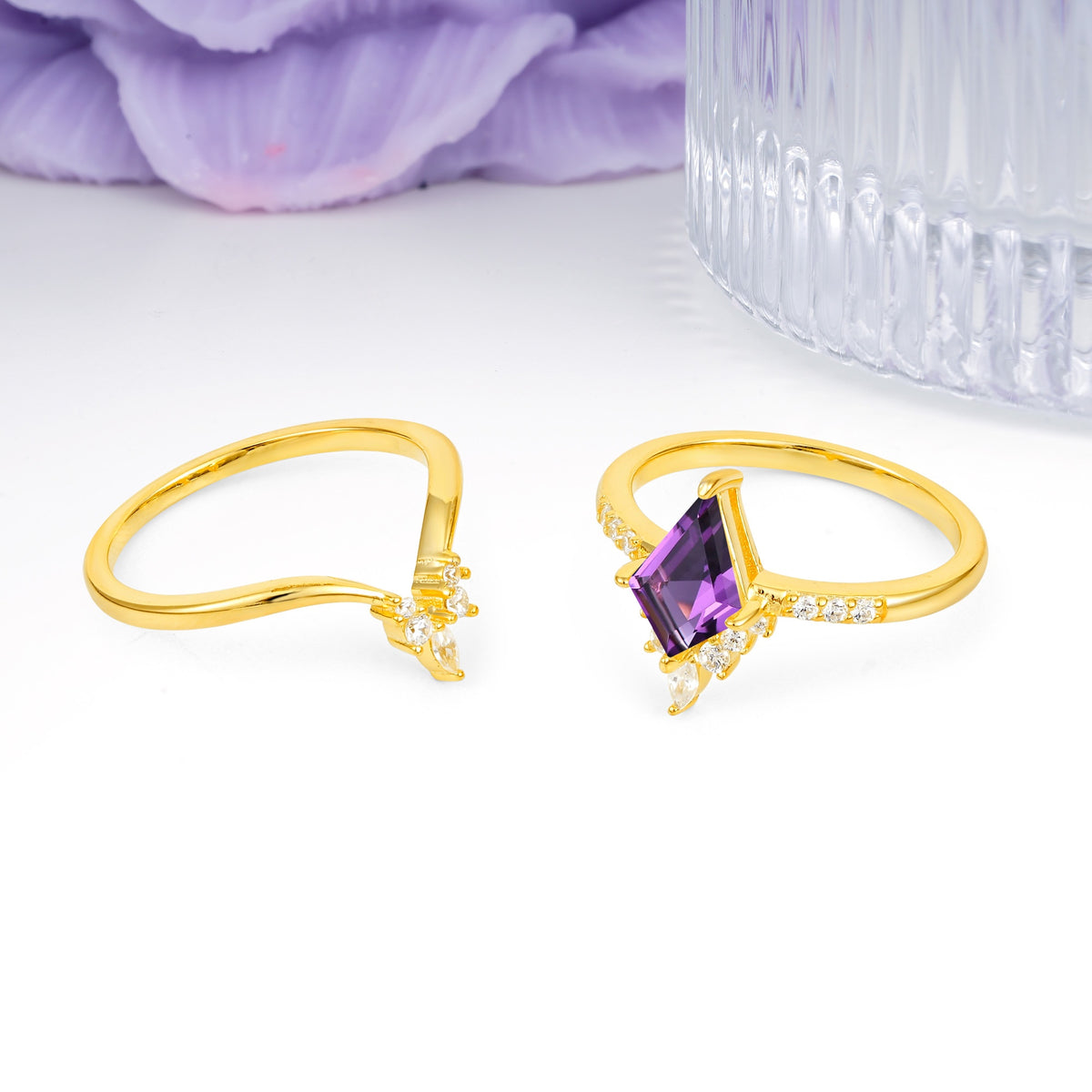 Luxurious Classic 4-Prong Kite Cut Amethyst Bridal Ring Set - Additional view
