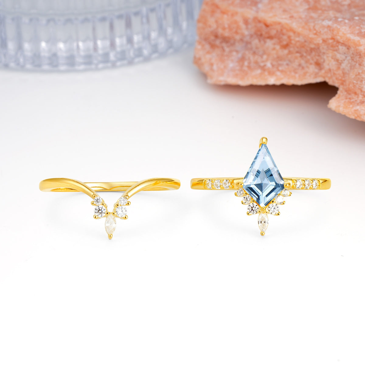 Luxurious Classic 4-Prong Kite Cut Aquamarine Bridal Ring Set - Additional view