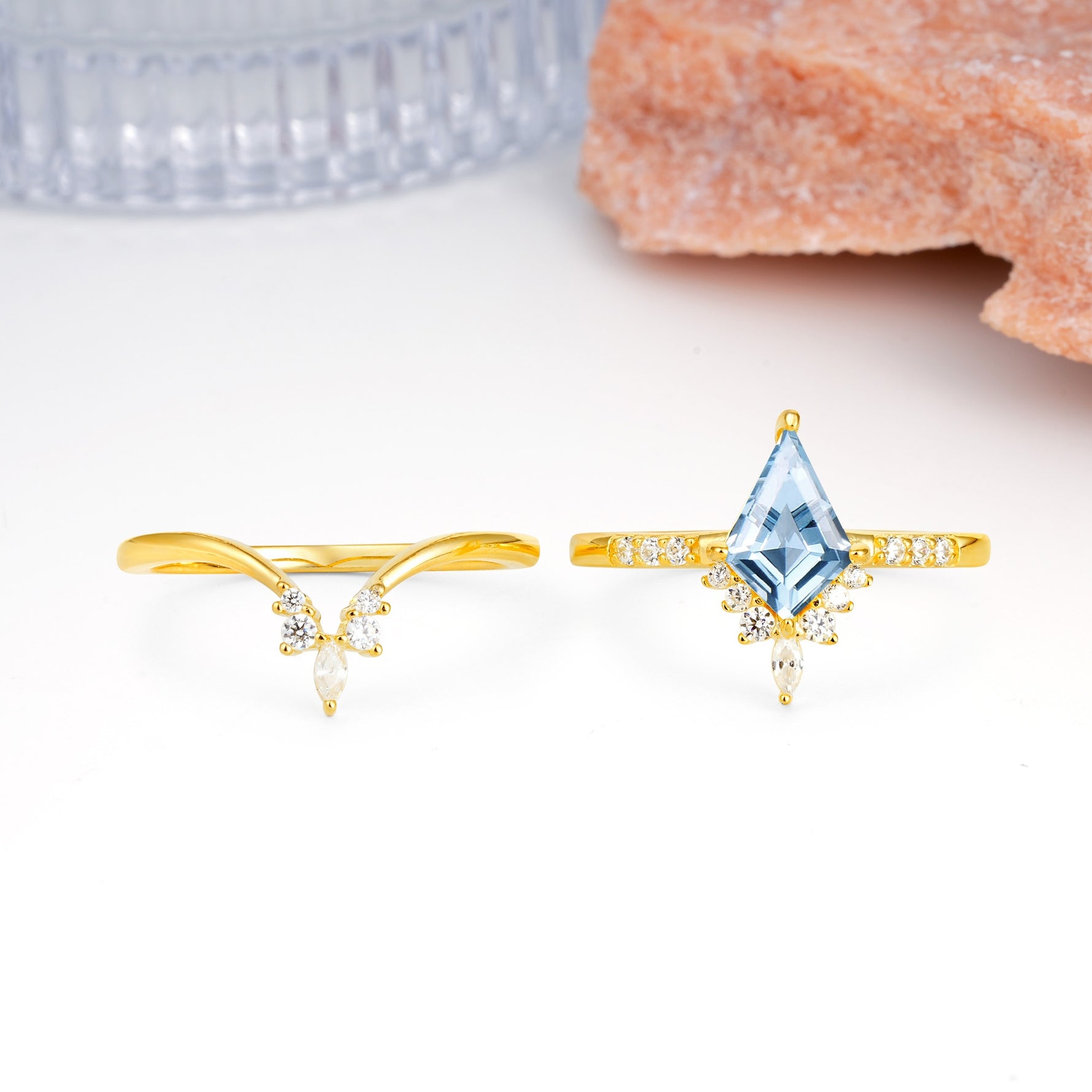 Luxurious Classic 4-Prong Kite Cut Aquamarine Bridal Ring Set - Additional view