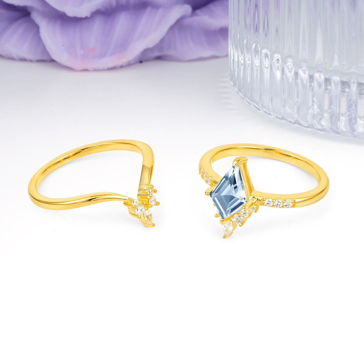 Luxurious Classic 4-Prong Kite Cut Aquamarine Bridal Ring Set - Additional view
