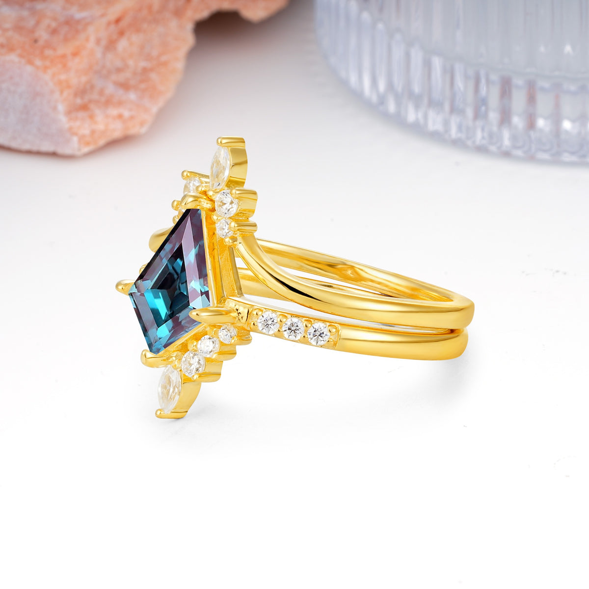 Luxurious Classic 4-Prong Kite Cut Alexandrite Bridal Ring Set - Additional view