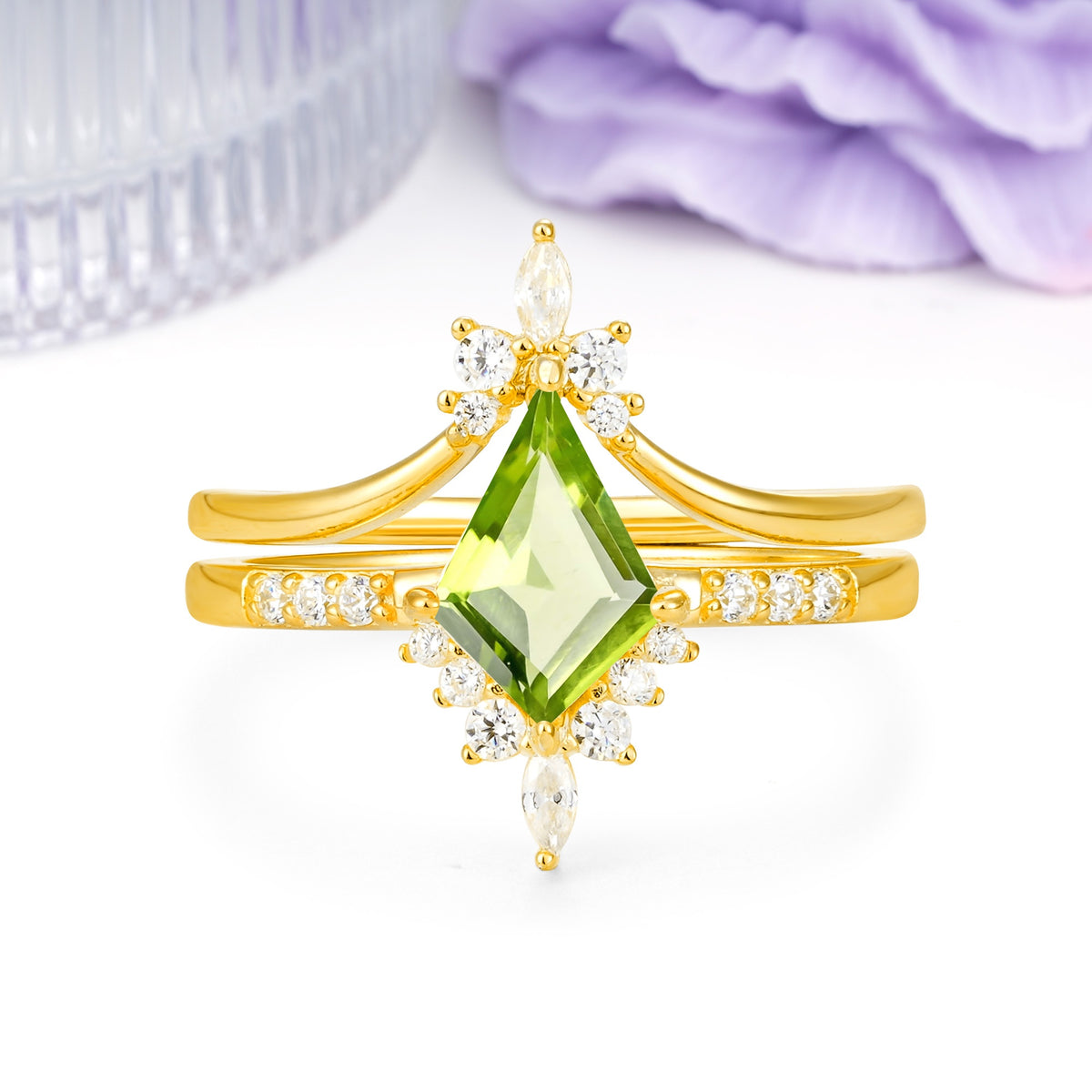 Luxurious Classic 4-Prong Kite Cut Peridot Bridal Ring Set - Additional view