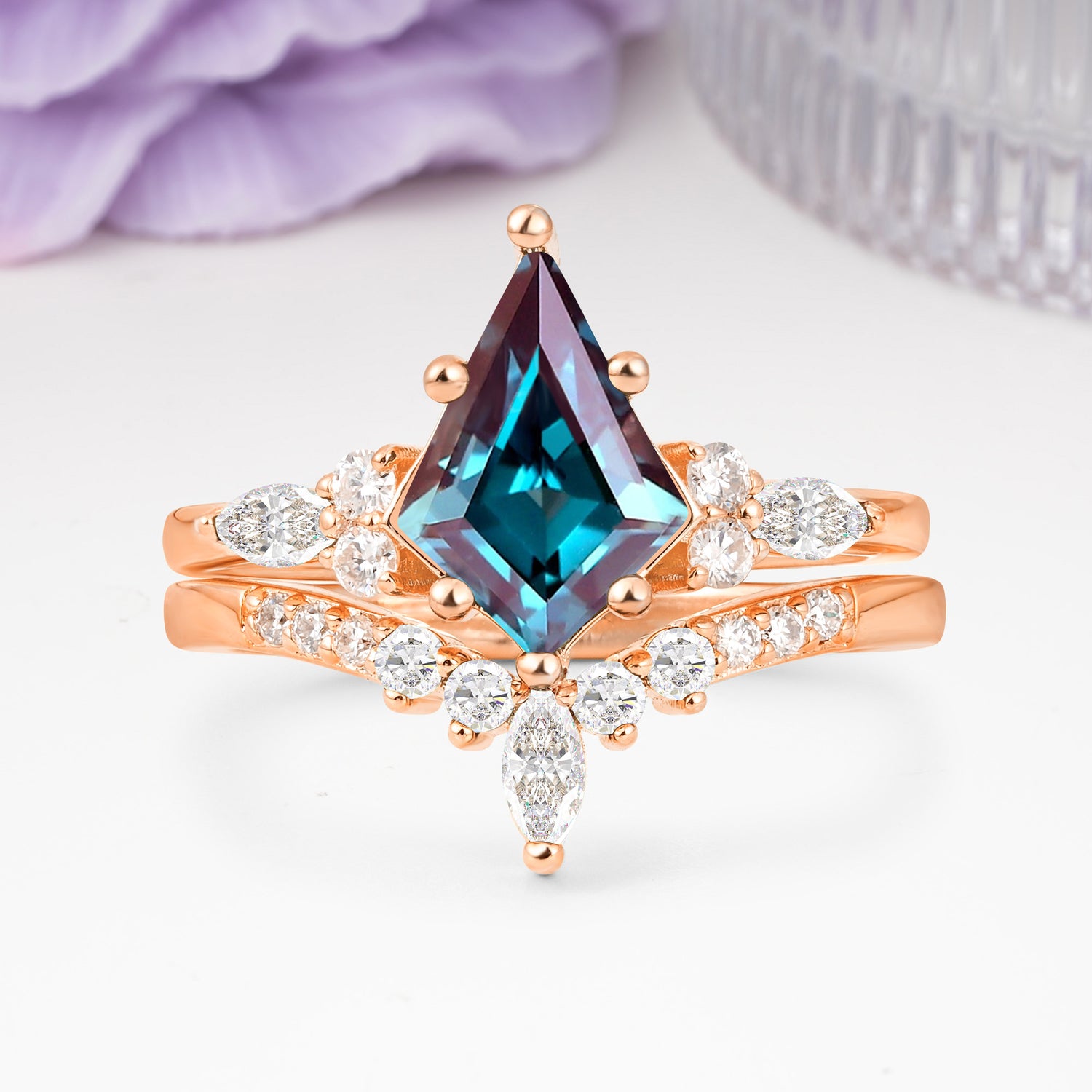 Luxurious 5-Prong Kite Cut Alexandrite Bridal Ring Set