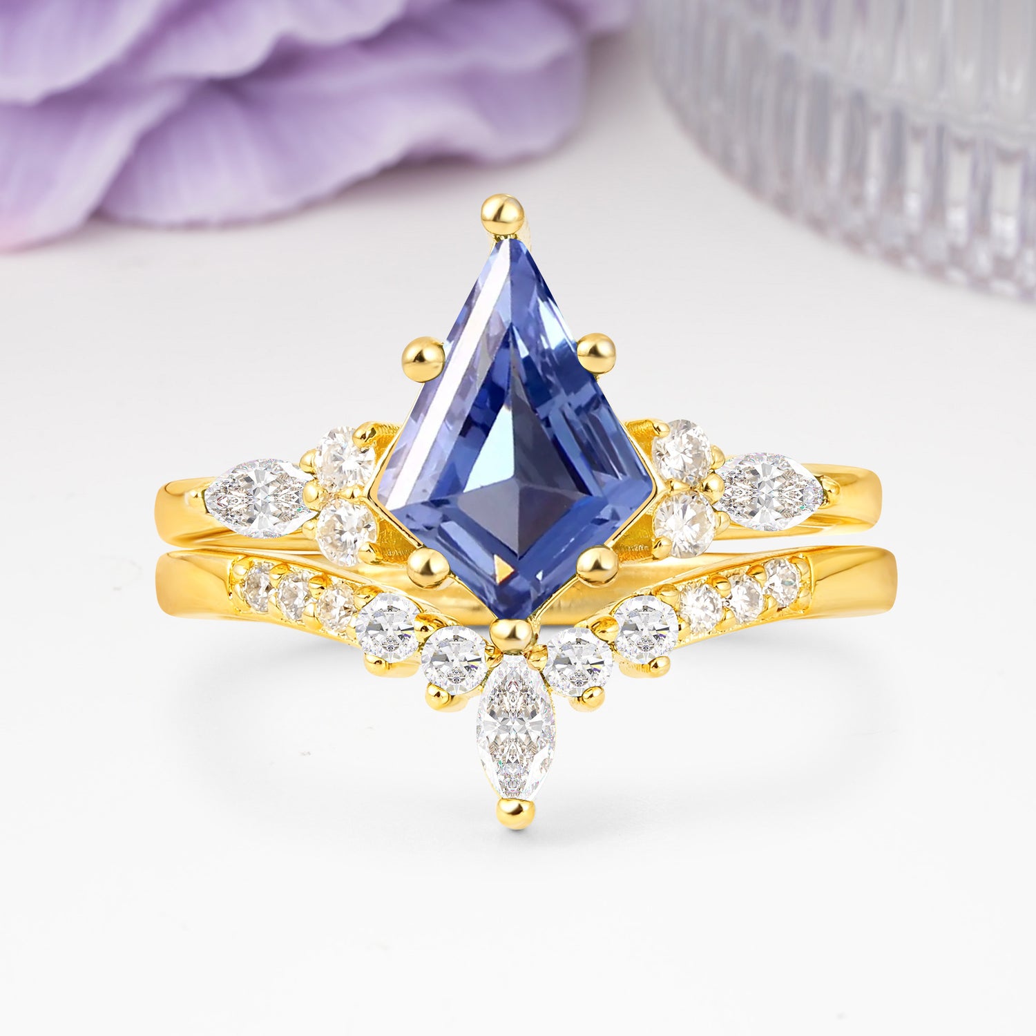 Luxurious 5-Prong Kite Cut Tanzanite Bridal Ring Set
