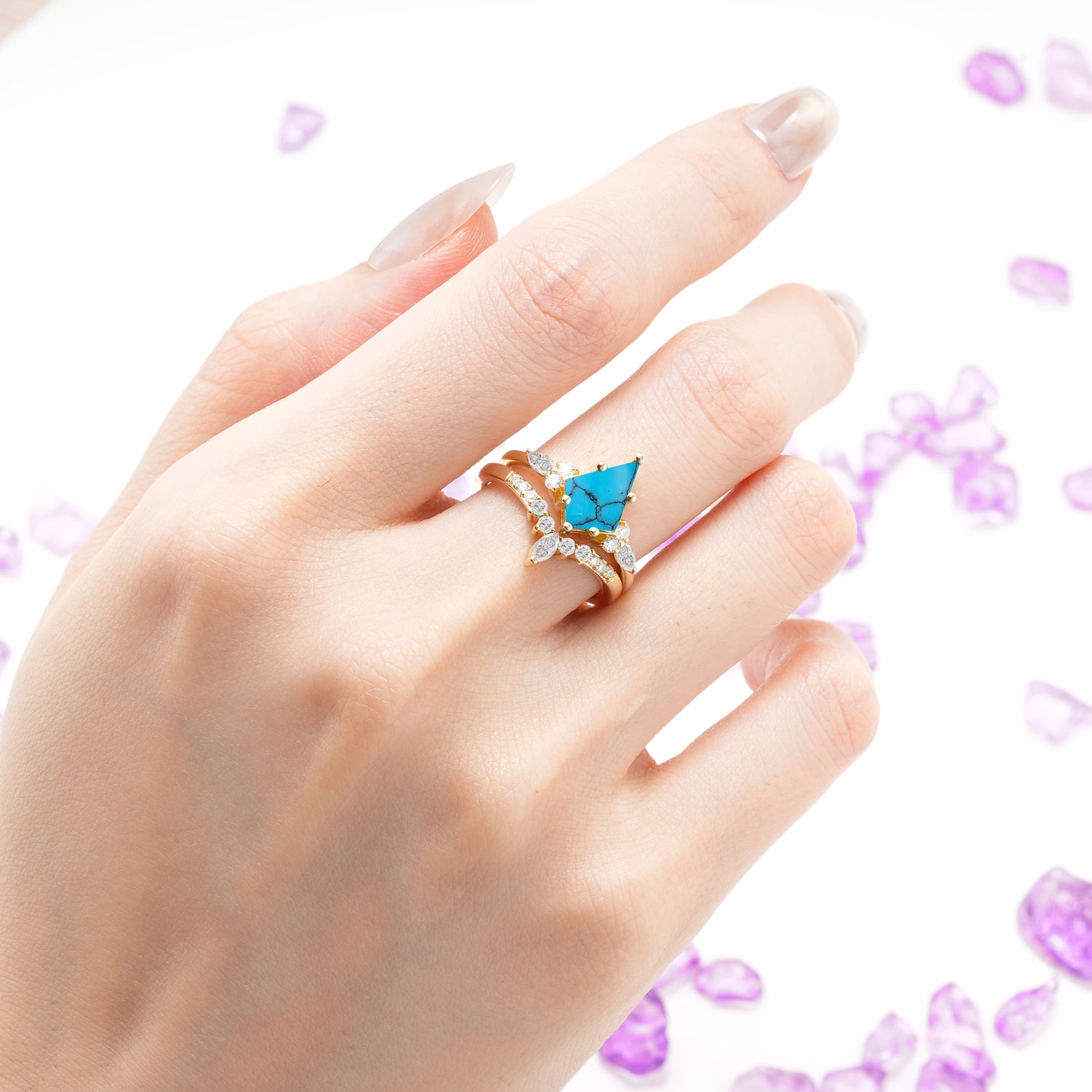 Luxurious 5-Prong Kite Cut Turquoise Bridal Ring Set