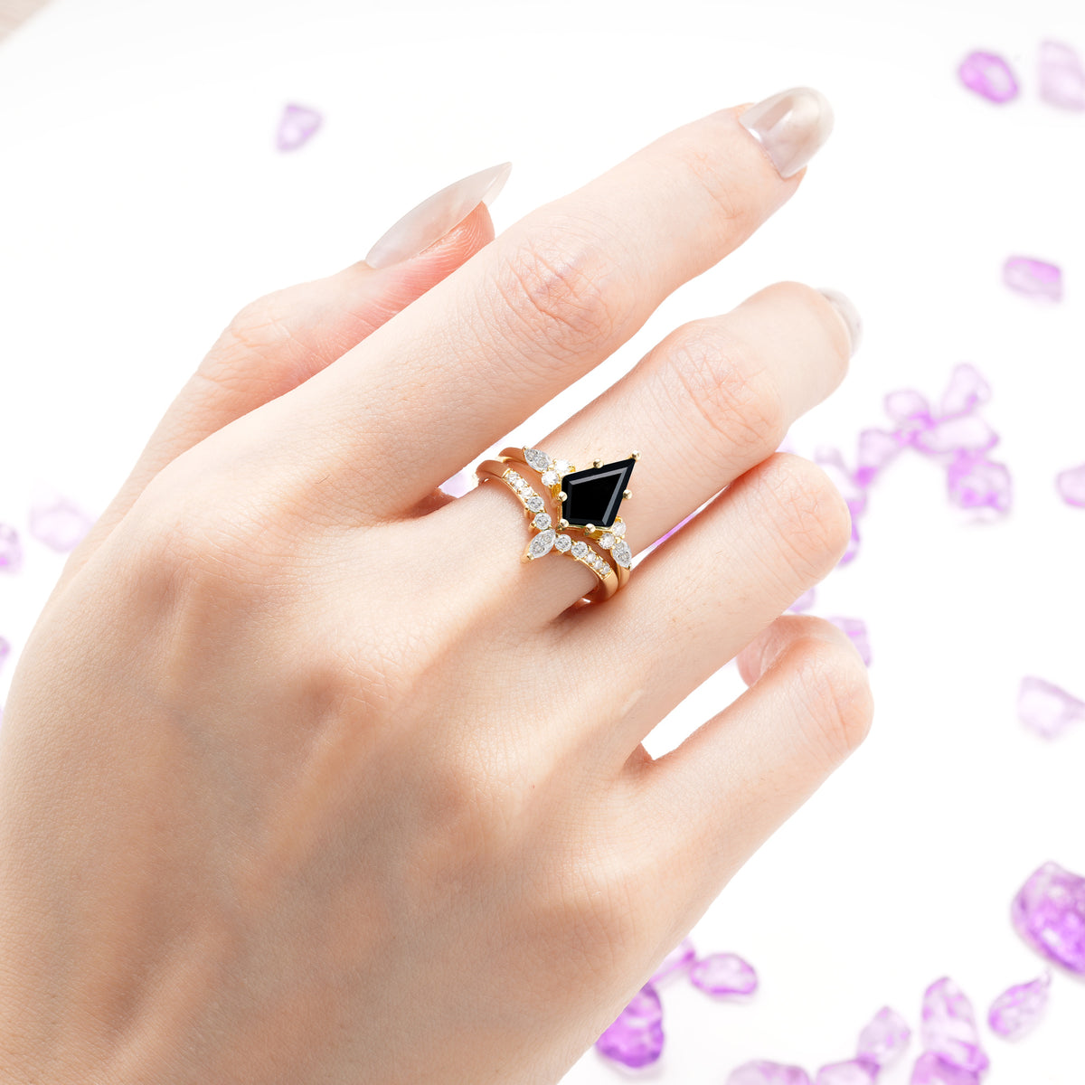 Luxurious 5-Prong Kite Cut Black Onyx Bridal Ring Set