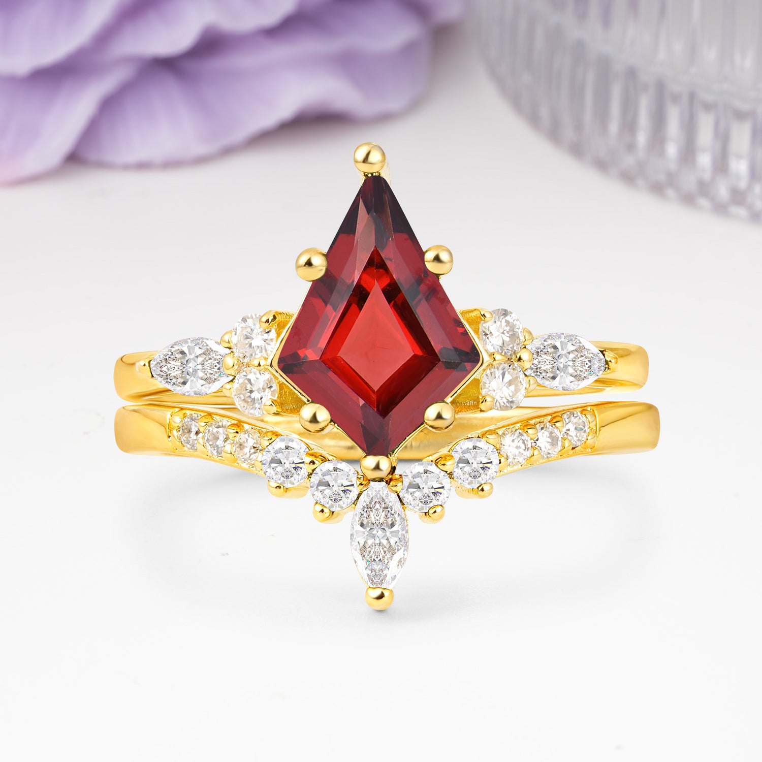 Luxurious 5-Prong Kite Cut Garnet Bridal Ring Set