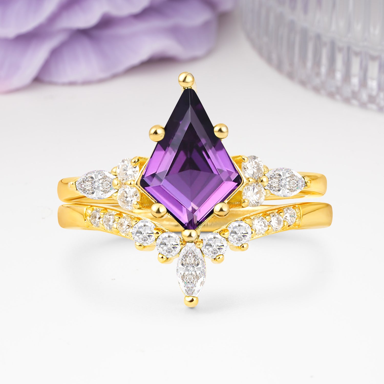 Luxurious 5-Prong Kite Cut Amethyst Bridal Ring Set
