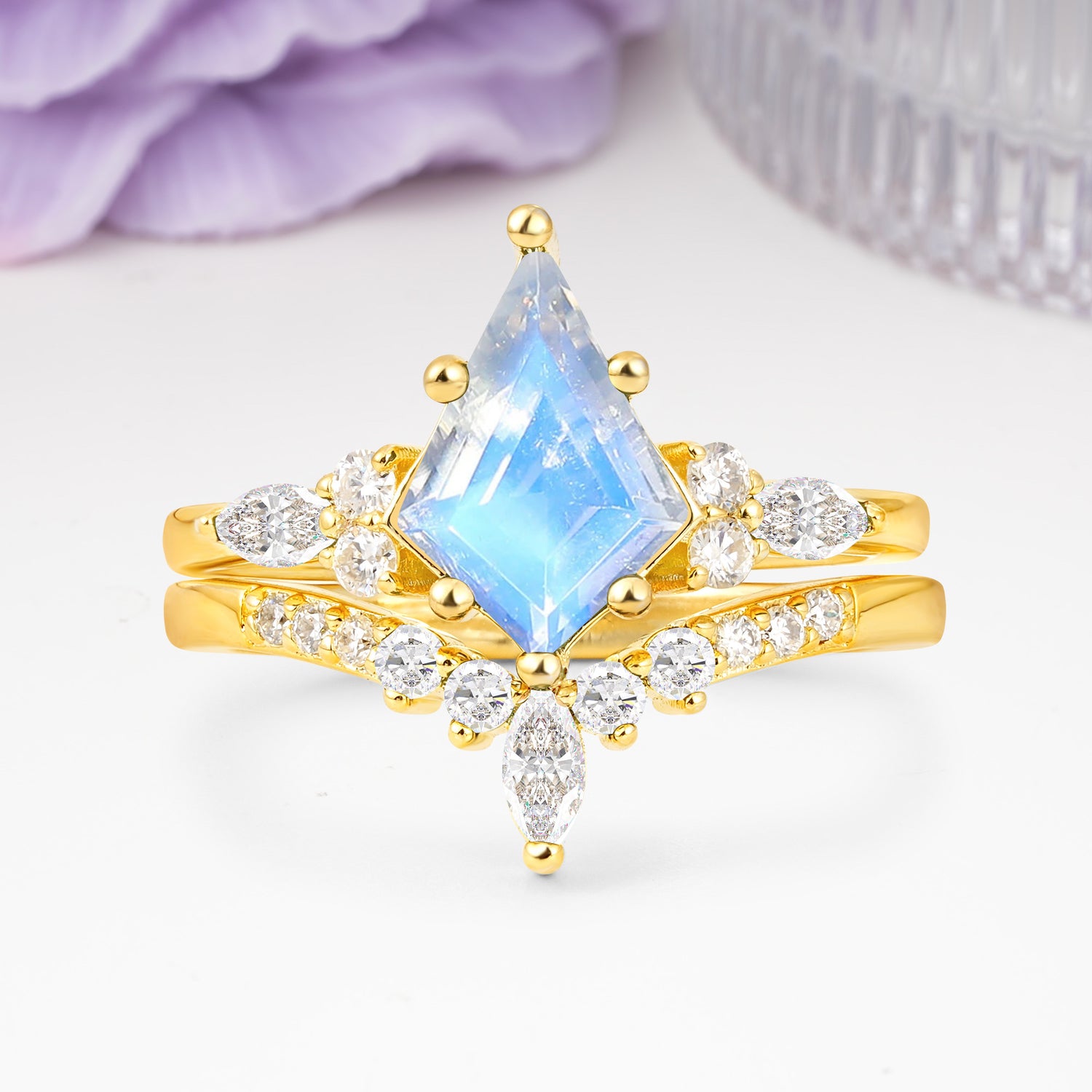 Luxurious 5-Prong Kite Cut Moonstone Bridal Ring Set