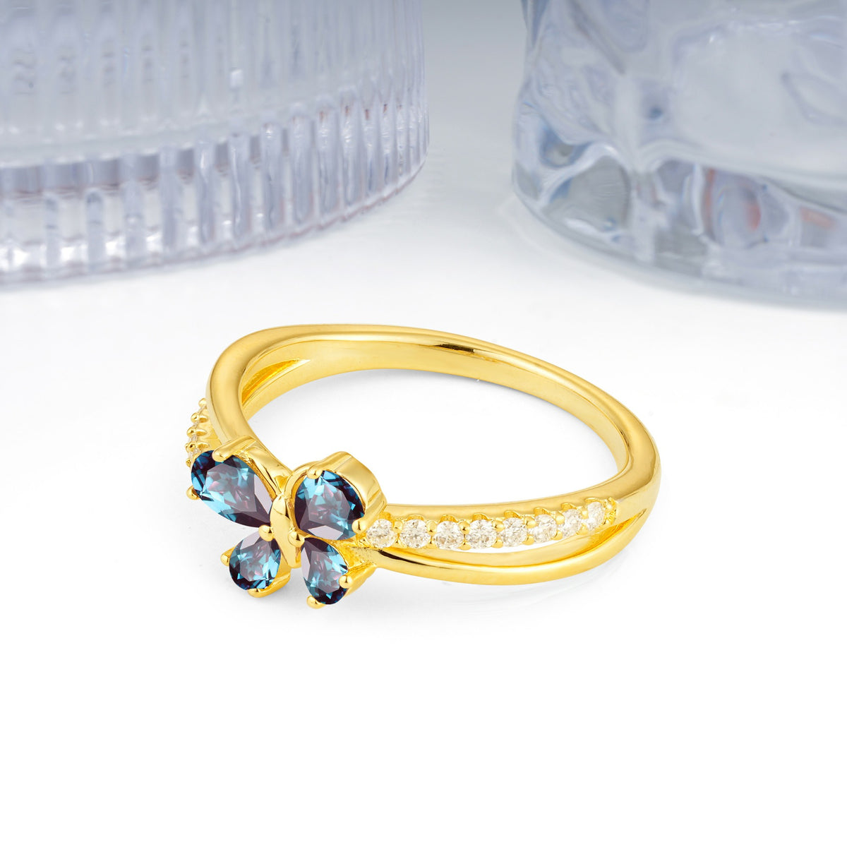 Luminescent Butterfly‑Wing Pear Cut Open‑Shank Alexandrite Wedding Ring - Additional view