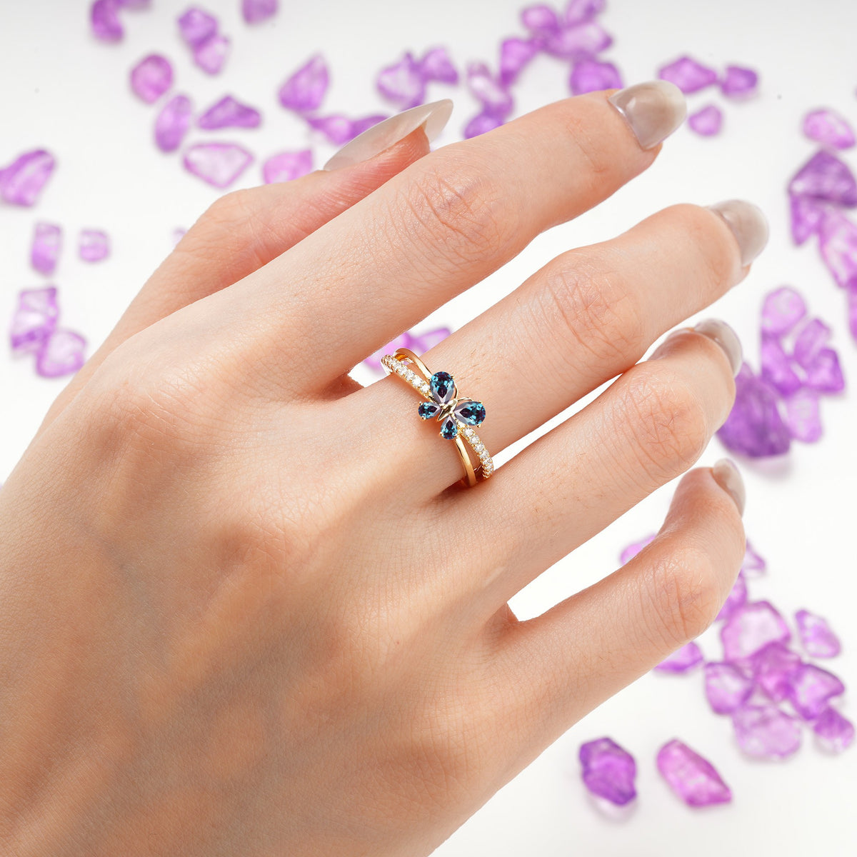 Luminescent Butterfly‑Wing Pear Cut Open‑Shank Alexandrite Wedding Ring - Additional view