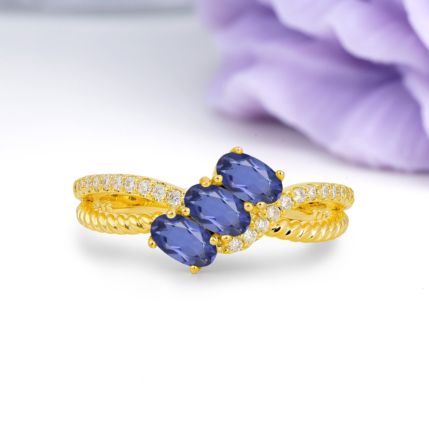 Luxurious Intertwined 4-Prong Oval Cut Tanzanite Three-Stone Wedding Ring - Additional view