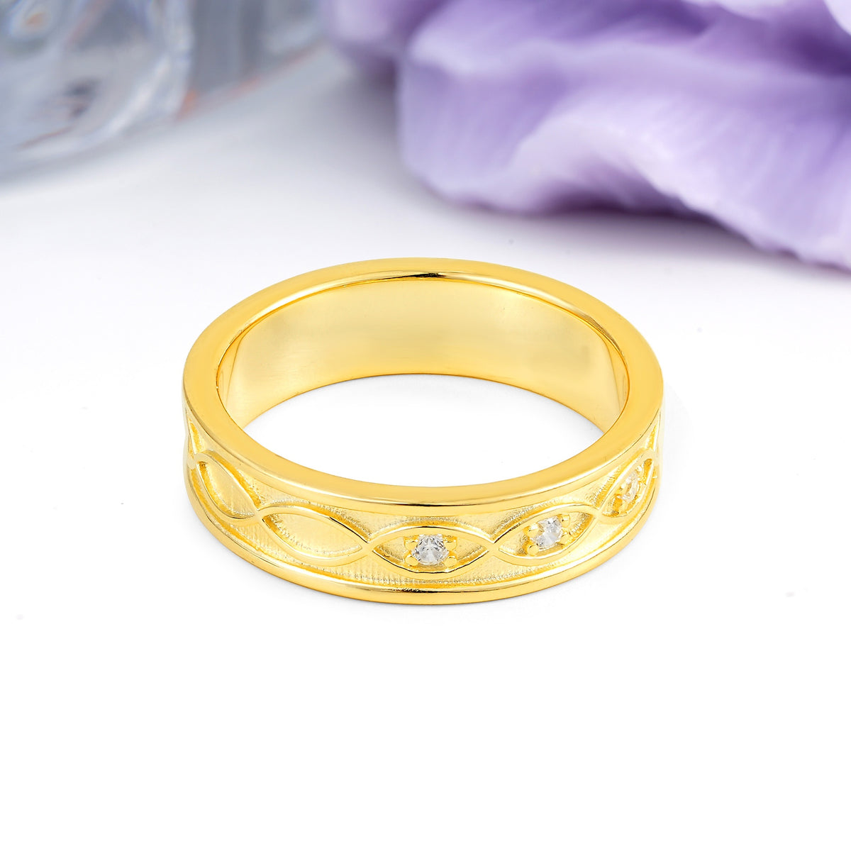 Classic Luxury Men's Moissanite Wedding Ring - Additional view