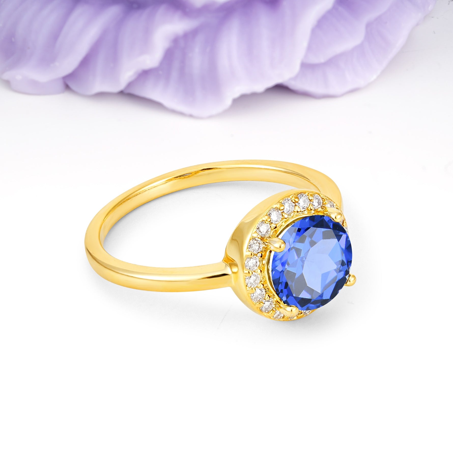 Luxurious 4-Prong Round Cut Sapphire Engagement Ring - Additional view
